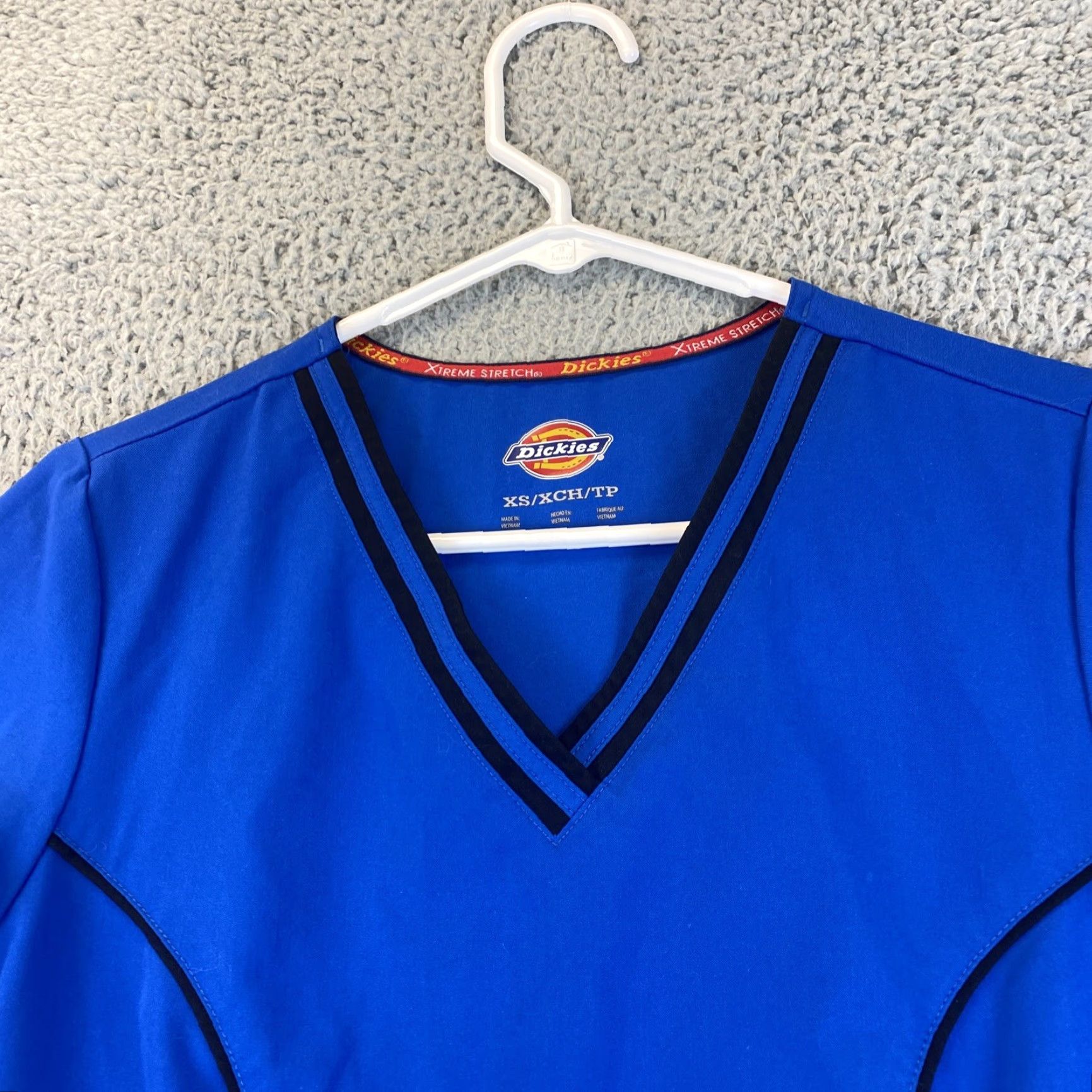 Dickies Dickies Women's Xtreme Stretch V-Neck Scrub Top Blue Size XS / 69-14 Size XS / US 0-2 / IT 36-38 - 2 Thumbnail