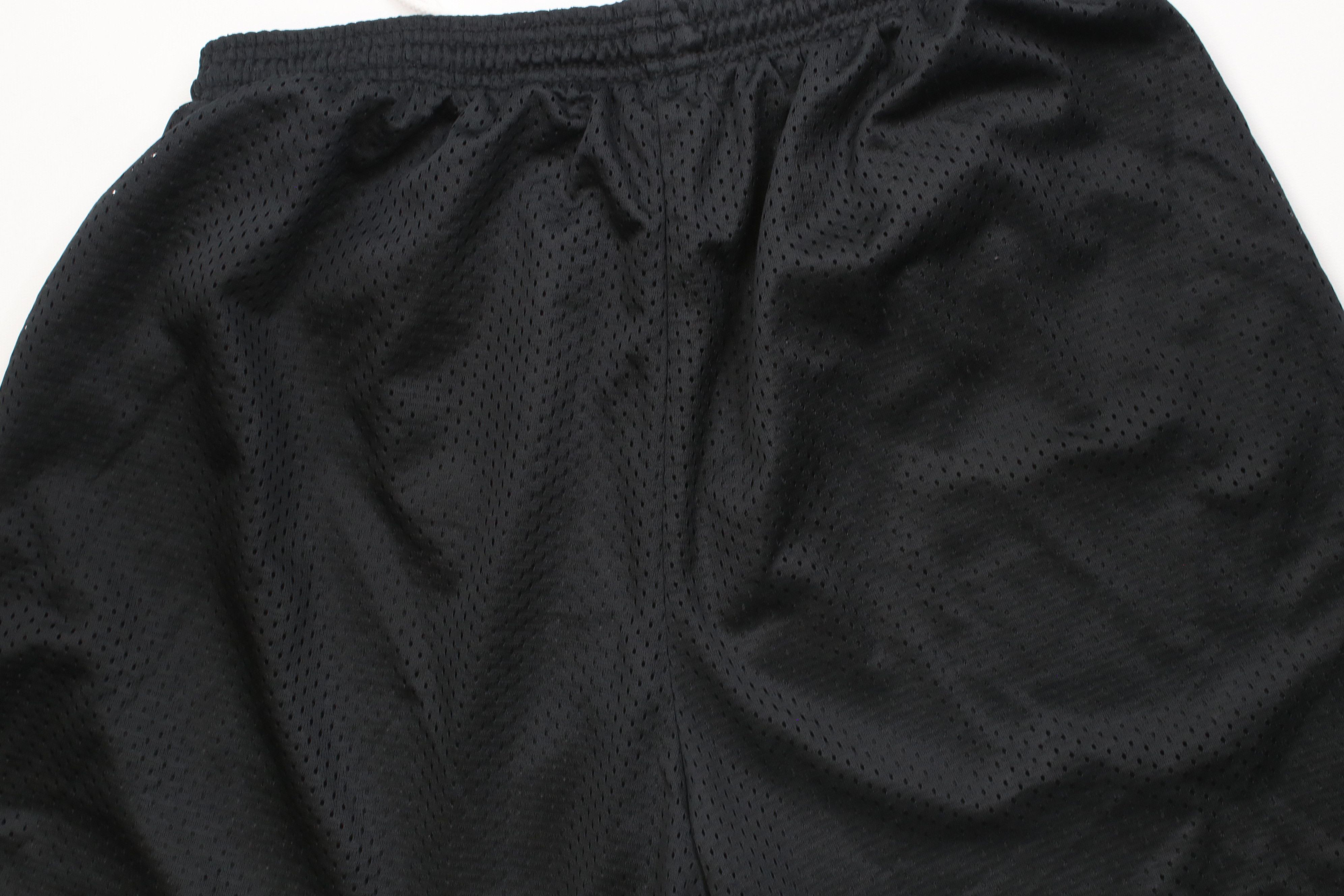 Vintage Vintage 90s Streetwear Basketball Above Knee Mesh Shorts Size US 34 / EU 50 - 9 Thumbnail