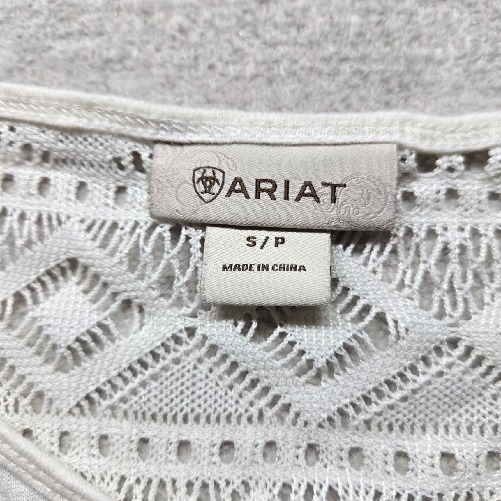 Ariat Ariat Shirt Solid White Long Sleeve V-Neck Lace Detail Crochet Adult Women S Small Size S / US 4 / IT 40 - 3 Thumbnail