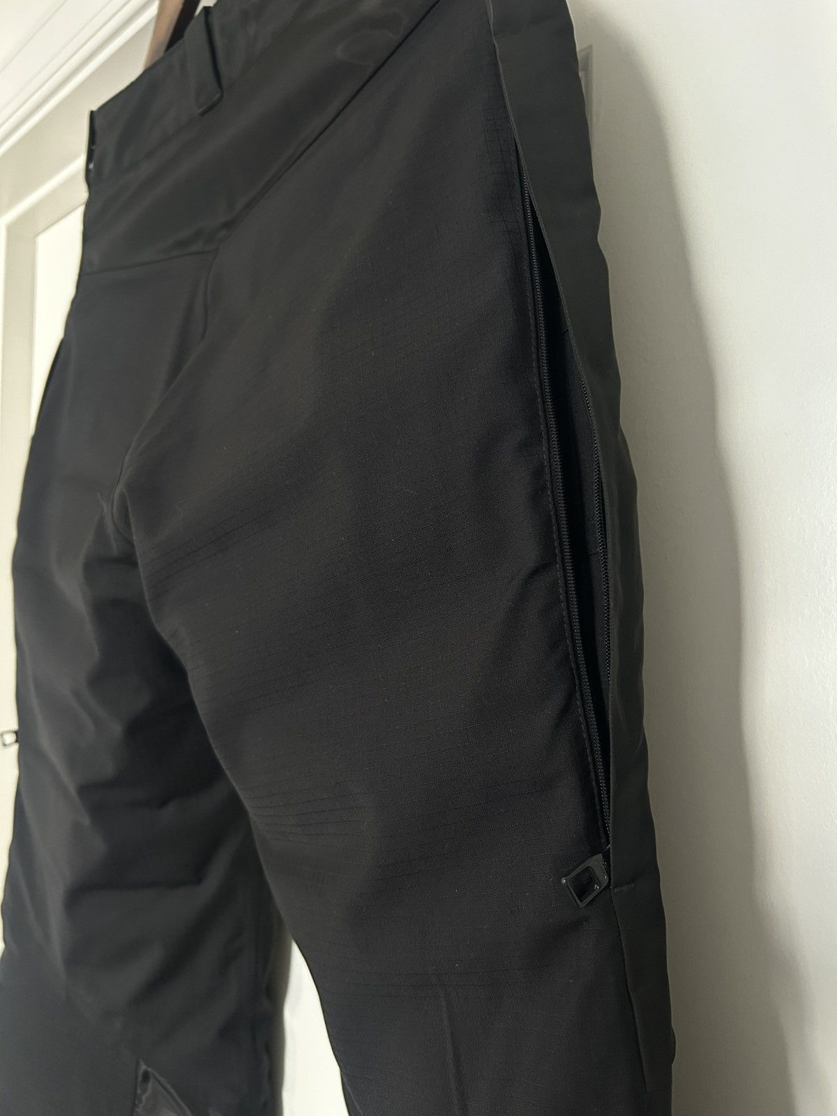 Louis Vuitton Louis Vuitton snow pants black microdown Size US 29 - 7 Thumbnail