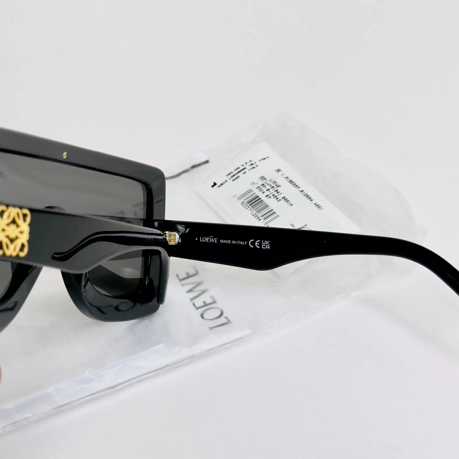 Loewe LOEWE SCREEN Chunky ANAGRAM LW40104I 40104 Unisex Sunglasses Size ONE SIZE - 2 Thumbnail