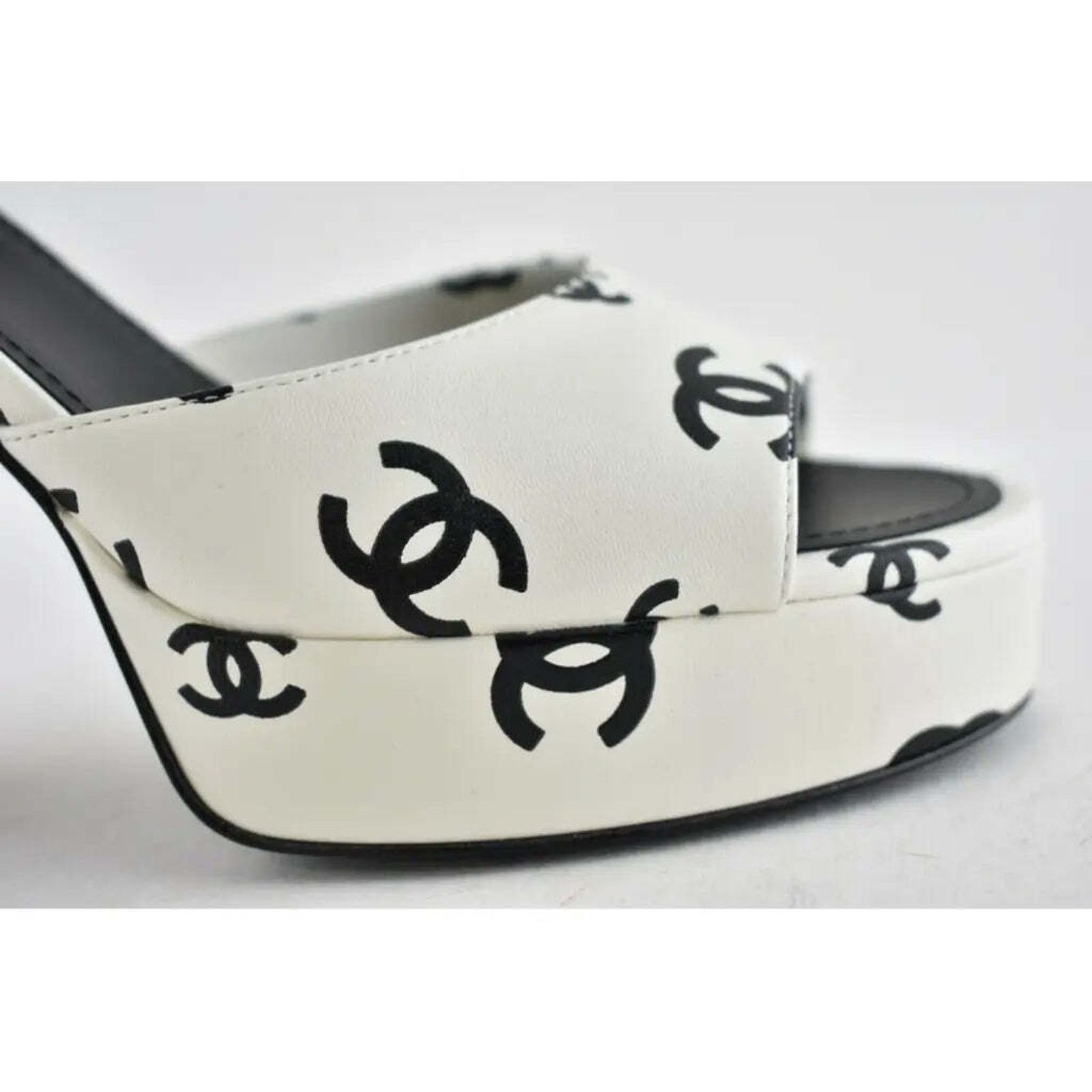Chanel Chanel 22S White Black Lambskin CC Logo Platform Strap Size US 10 / IT 40 - 4 Thumbnail