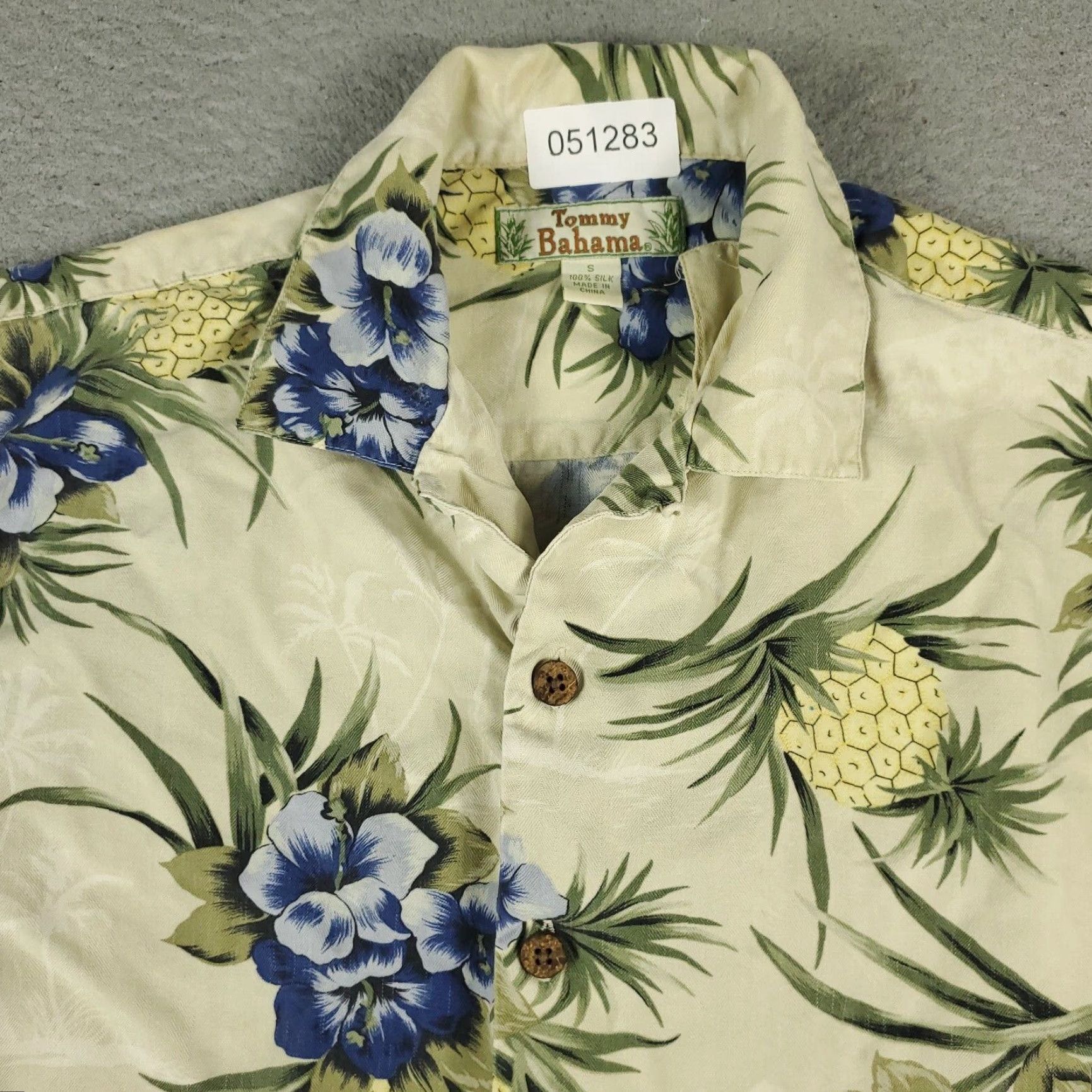 Tommy Bahama Tommy Bahama Shirt Mens Small Blue Floral Hawaiian Button-Up Short Sleeve Silk Woven Casual Classic 90s? Size US S / EU 44-46 / 1 - 2 Thumbnail