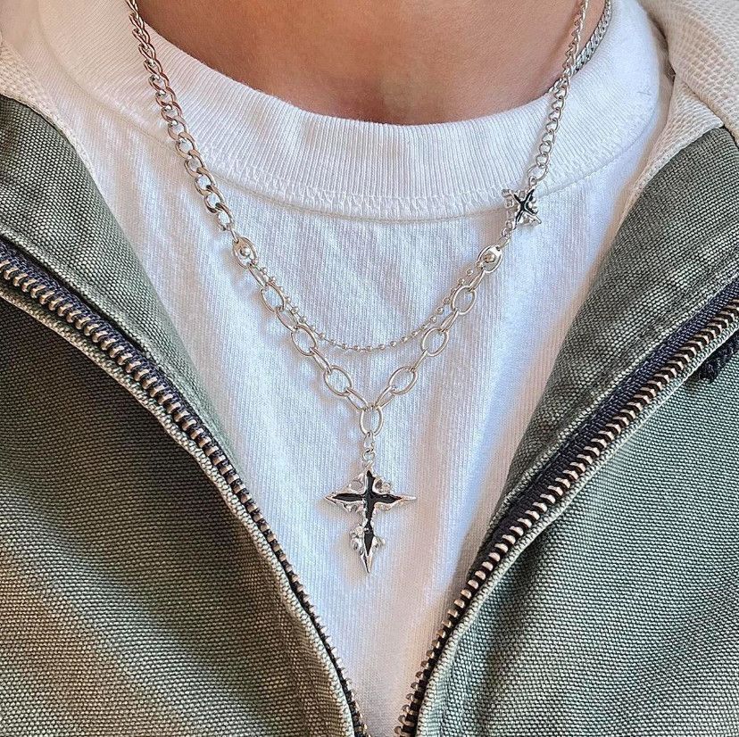Jewelry 2000s grunge crystal cross pendant necklace Size ONE SIZE - 1 Thumbnail