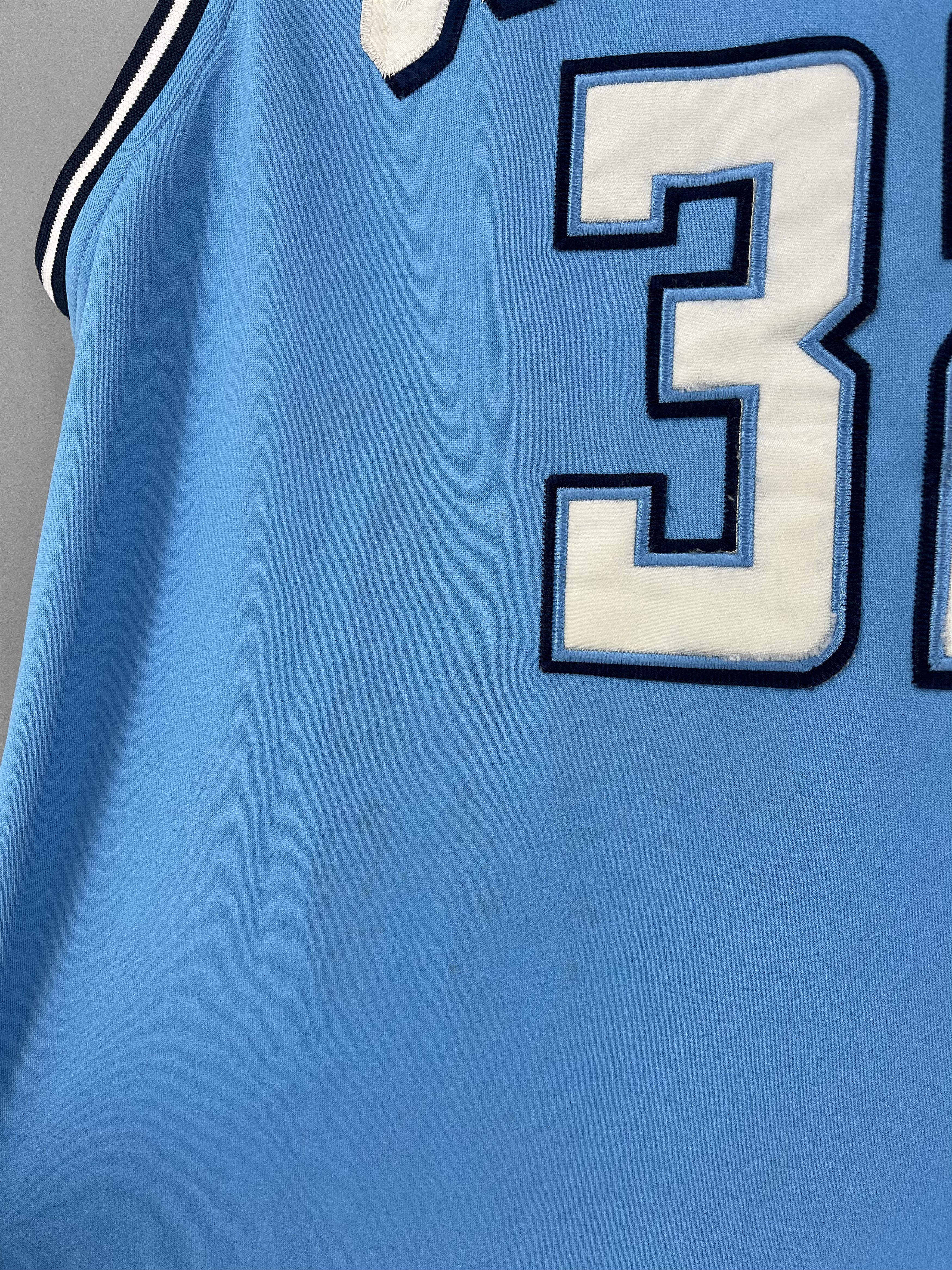 Vintage North Carolina Tar Heels #32 NCAA Victorious Classics Jersey Size US XL / EU 56 / 4 - 10 Thumbnail
