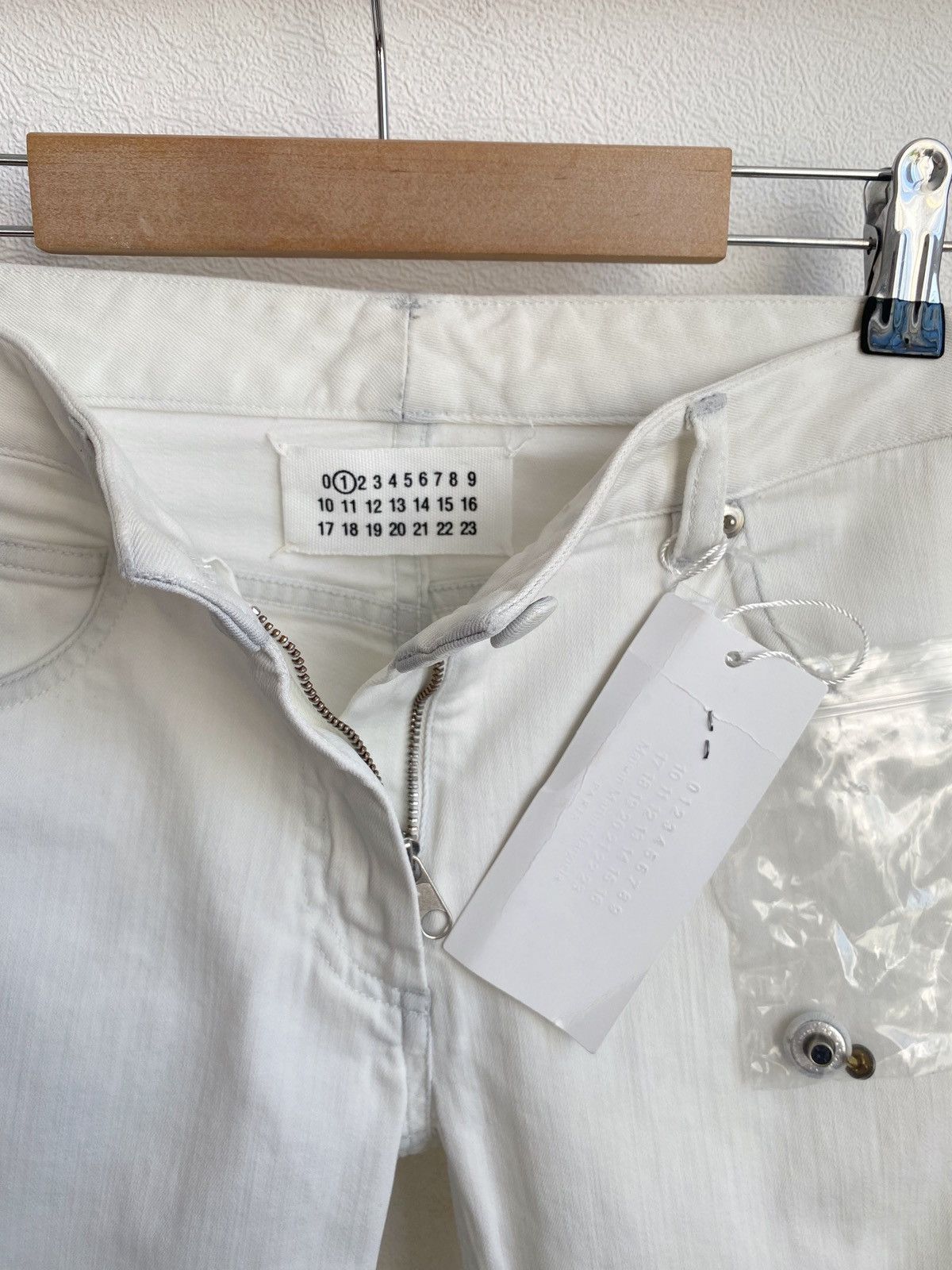 Maison Margiela Maison Margiela Jeans Size 26" / US 2 / IT 38 - 18 Thumbnail