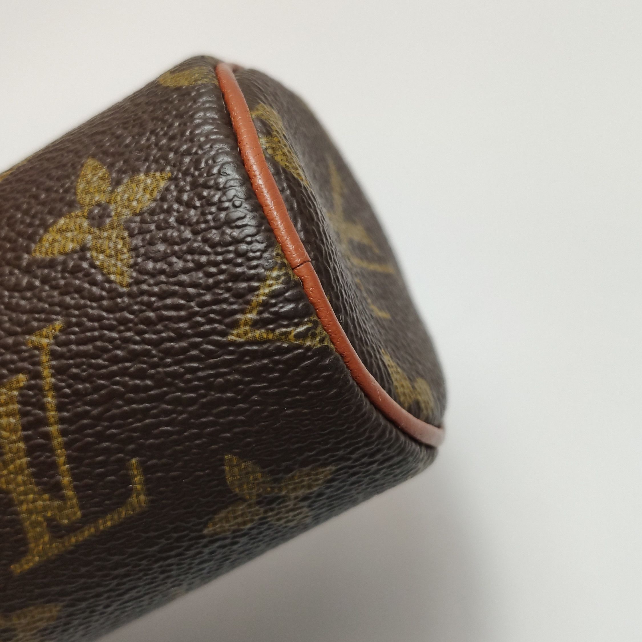 Louis Vuitton Louis Vuitton (LV) Papillon Mini Cowhide Monogram Print Vin Size ONE SIZE - 9 Thumbnail