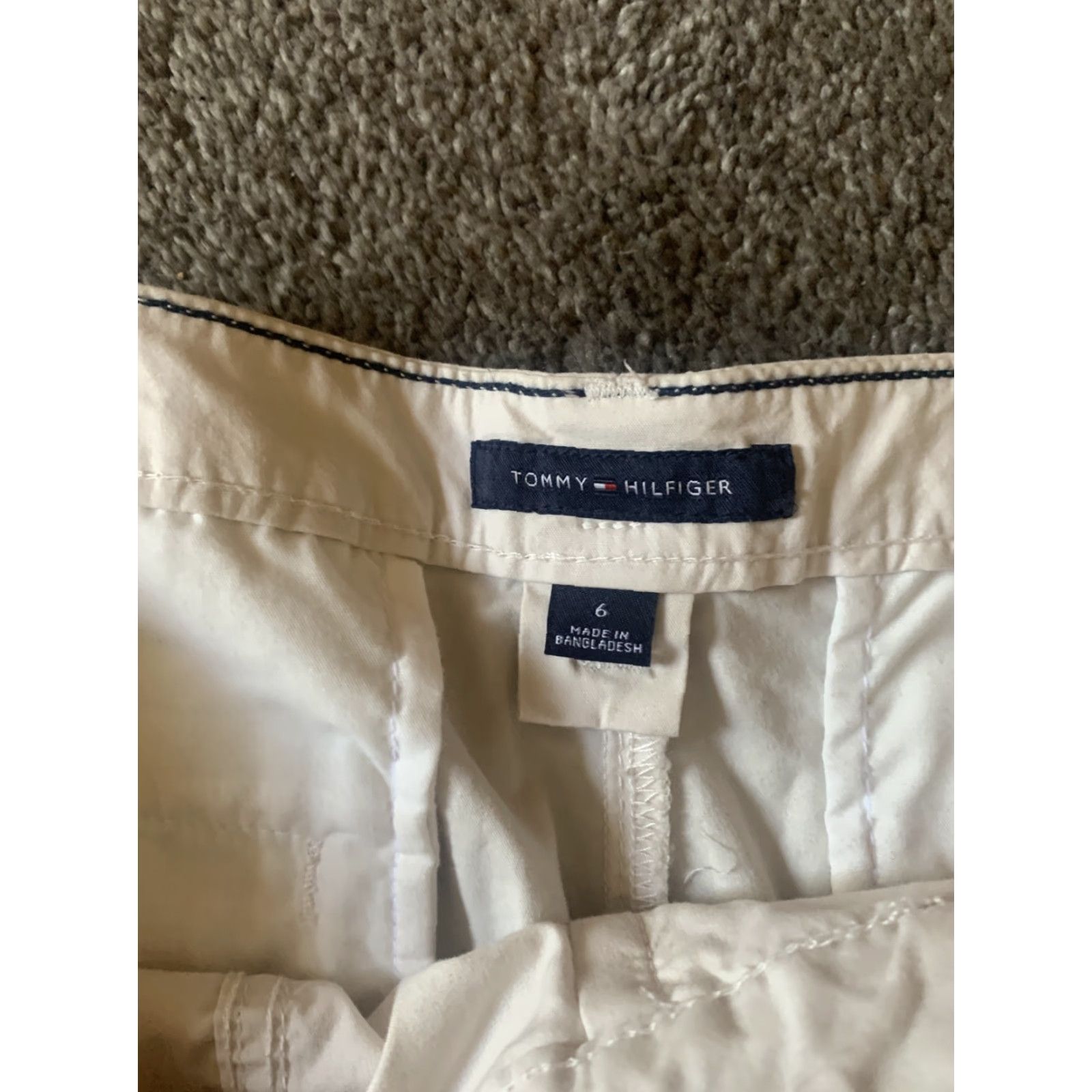 Tommy Hilfiger Tommy Hilfiger Chino Shorts Beige Size 6 Women Regular Front Flat Casual Comfort Size 28" / US 6 / IT 42 - 2 Thumbnail