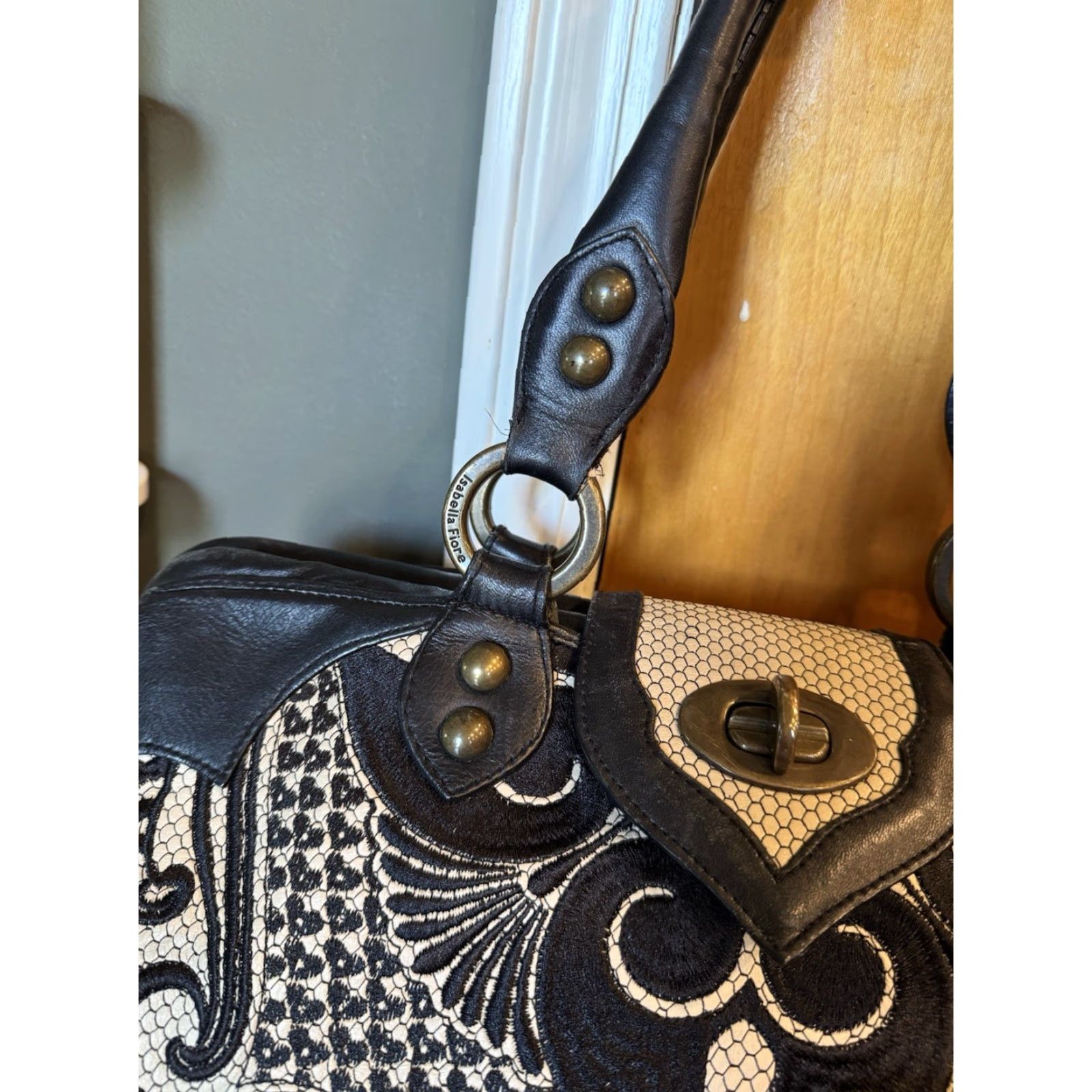 Vintage VINTAGE Isabella Fiore Lavish Ginger Tote Black White Shoulder Bag Purse Leather Paisley Bucket" Size ONE SIZE - 2 Thumbnail
