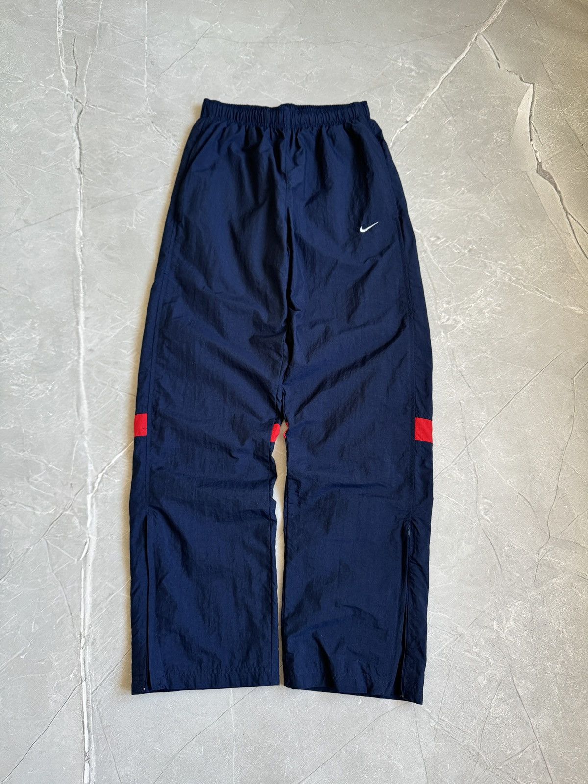 Nike Nike Vintage Nylon Track Pants 00s Small Swoosh Navy Size US 30 / EU 46 - 1 Thumbnail