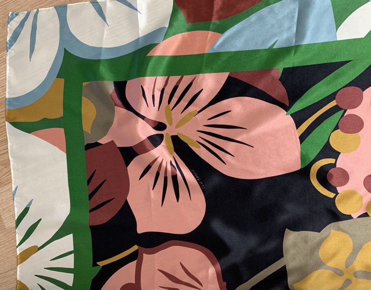 Ted Baker Ted baker flower silk flower Size ONE SIZE - 6 Thumbnail