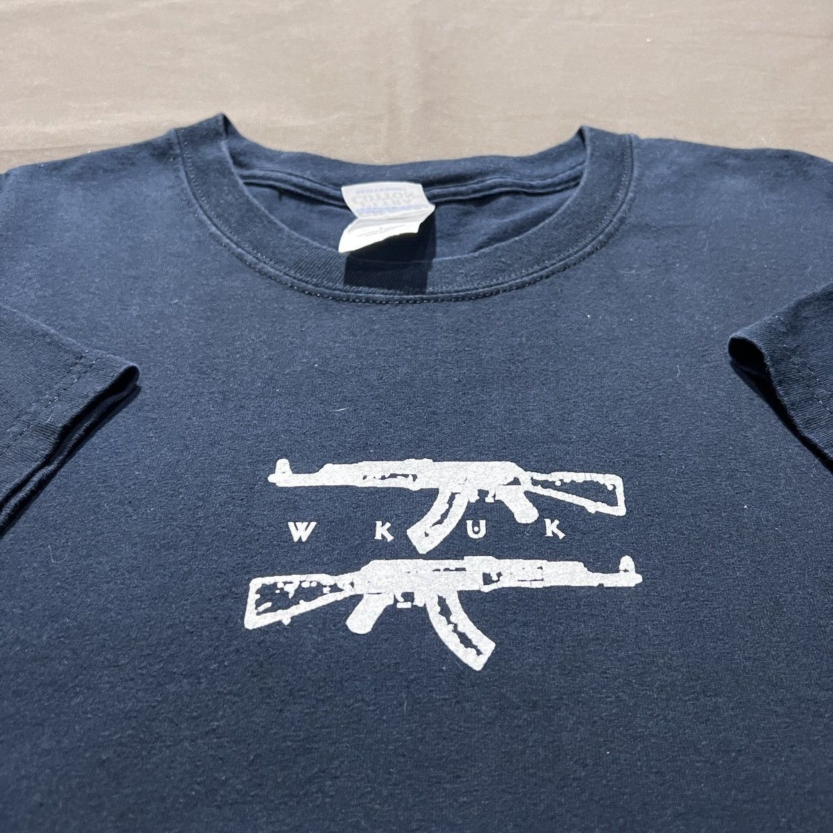 Vintage Vintage Y2K WKUK AK-47 Gun Tee L Faded graphic streetwear Size US L / EU 52-54 / 3 - 1 Thumbnail