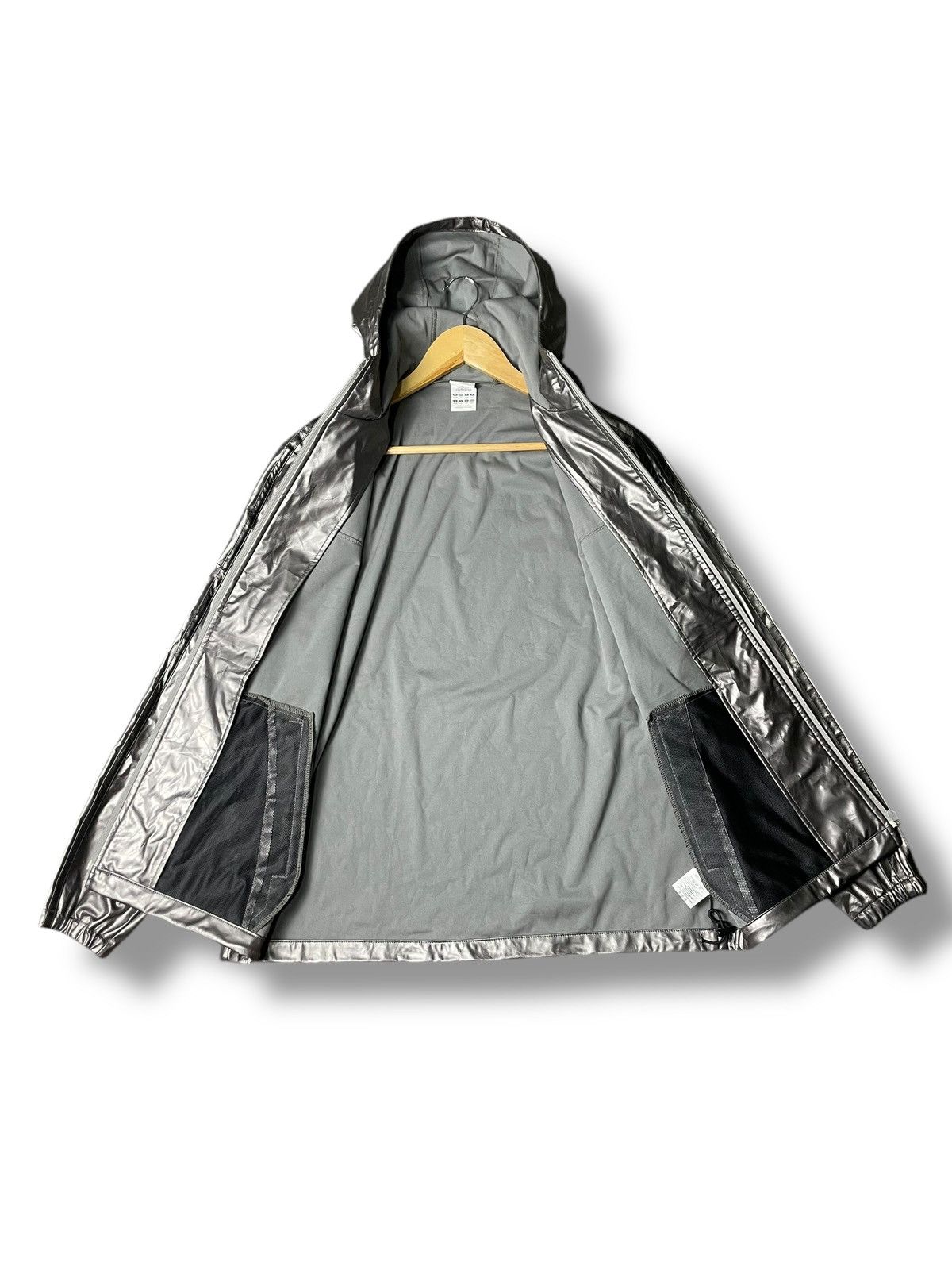 Adidas × Designer × Vintage Adidas Glossy Hooded Jersey Jacket (40) Size US M / EU 48-50 / 2 - 2 Thumbnail