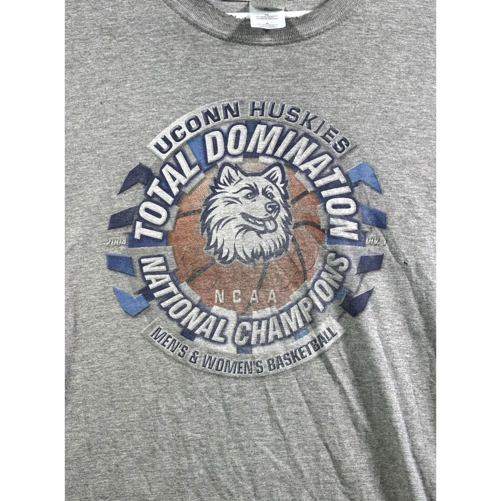 Vintage VINTAGE AND UConn Huskies T-Shirt Graphic Sport Size XL Men Gray White Nike? Size US XL / EU 56 / 4 - 2 Thumbnail