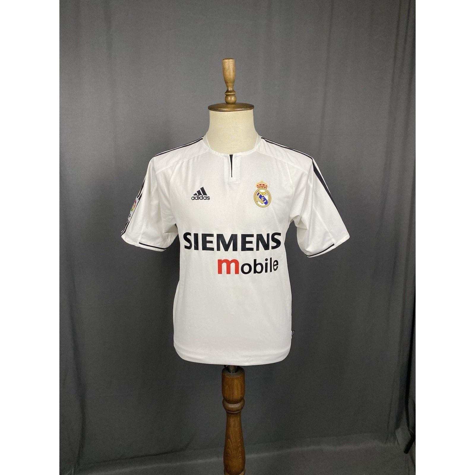 Adidas Beckham Real Madrid Adidas White 2004 Jersey Size S Size US S / EU 44-46 / 1 - 1 Thumbnail