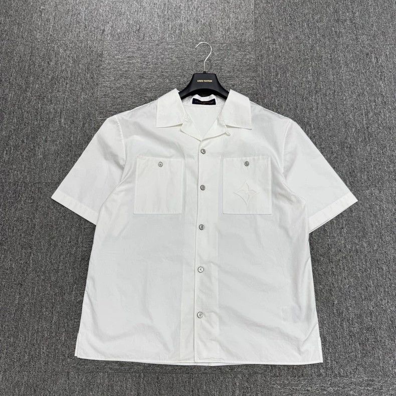 Louis Vuitton Louis Vuitton Embossed three-flower short-sleeved shirt Size US XL / EU 56 / 4 - 1 Thumbnail