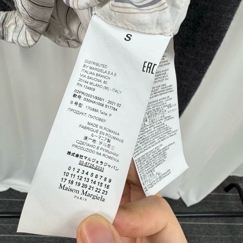 Maison Margiela Maison Margiela Silk stitching destroys wool cardigans coa Size S / US 4 / IT 40 - 6 Thumbnail