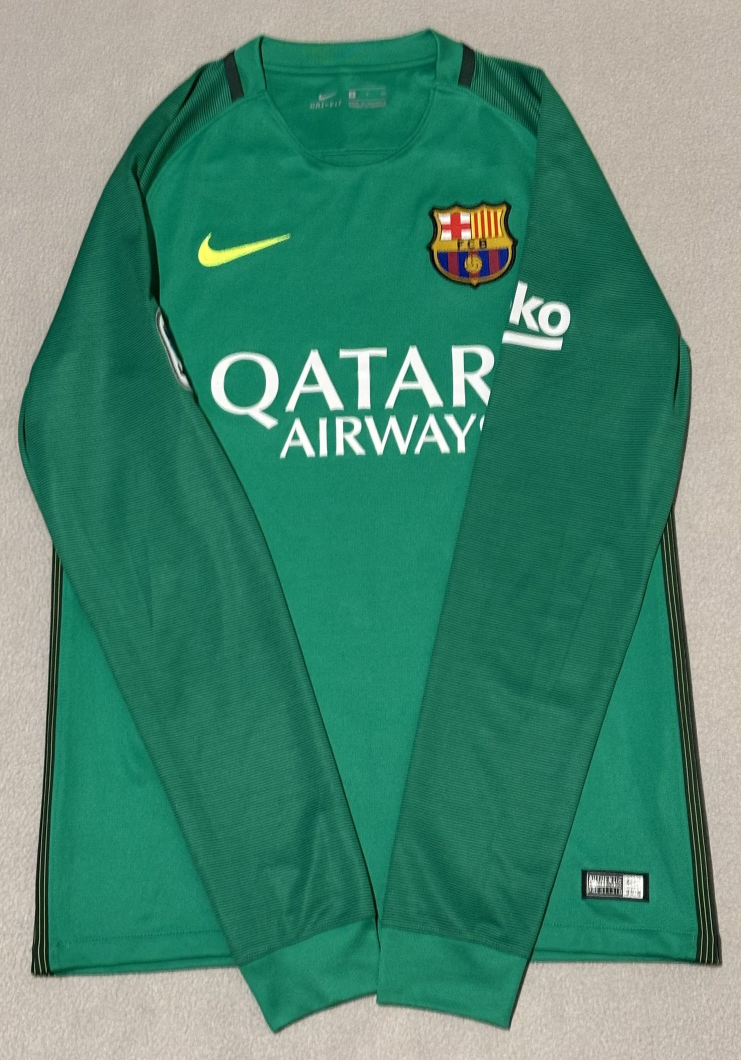 Nike FC Barcelona 2016/2017 Elias #1 Nike Goalkeeper Shirt Size S Size US S / EU 44-46 / 1 - 6 Thumbnail