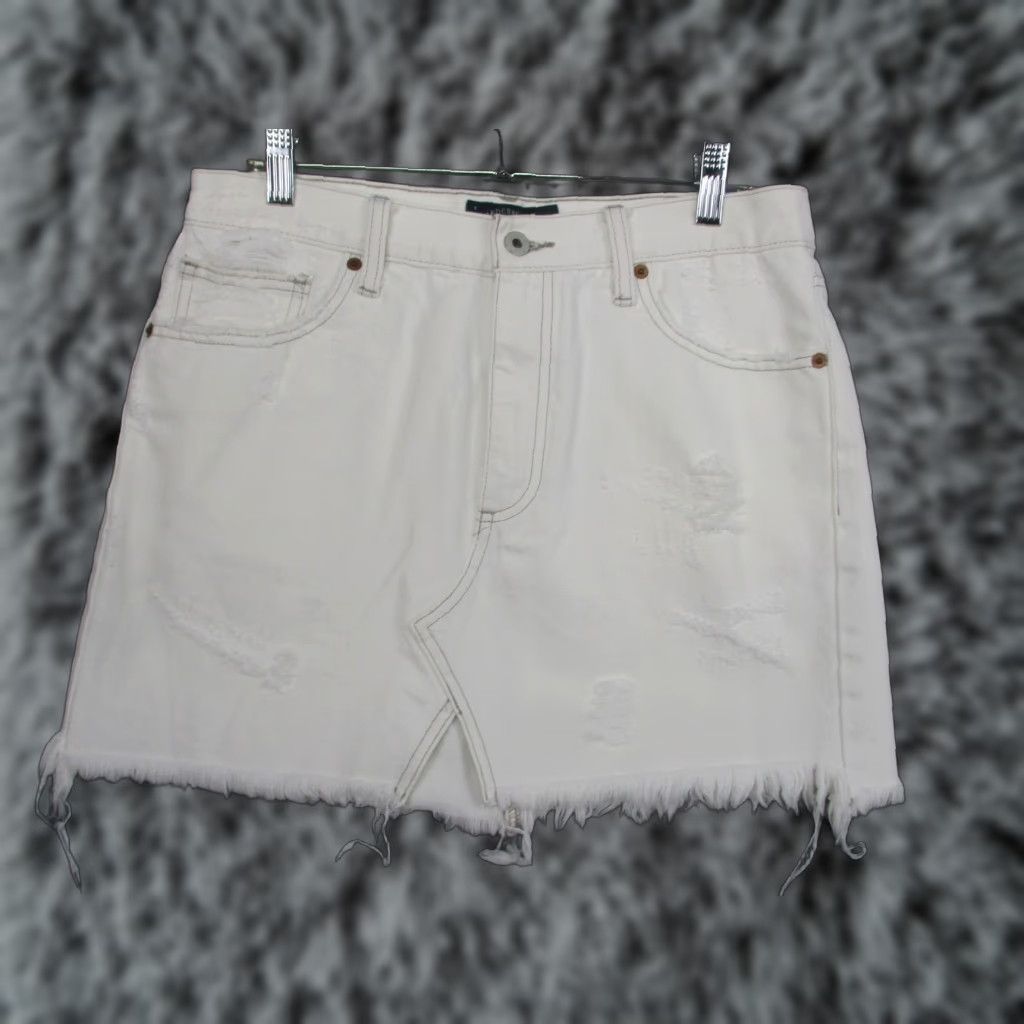 Lucky Brand Lucky Brand Skirt Womens 6 Short White Mini Denim Distressed Fringe Pockets Slit Zip Casual Size 28" / US 6 / IT 42 - 1 Thumbnail