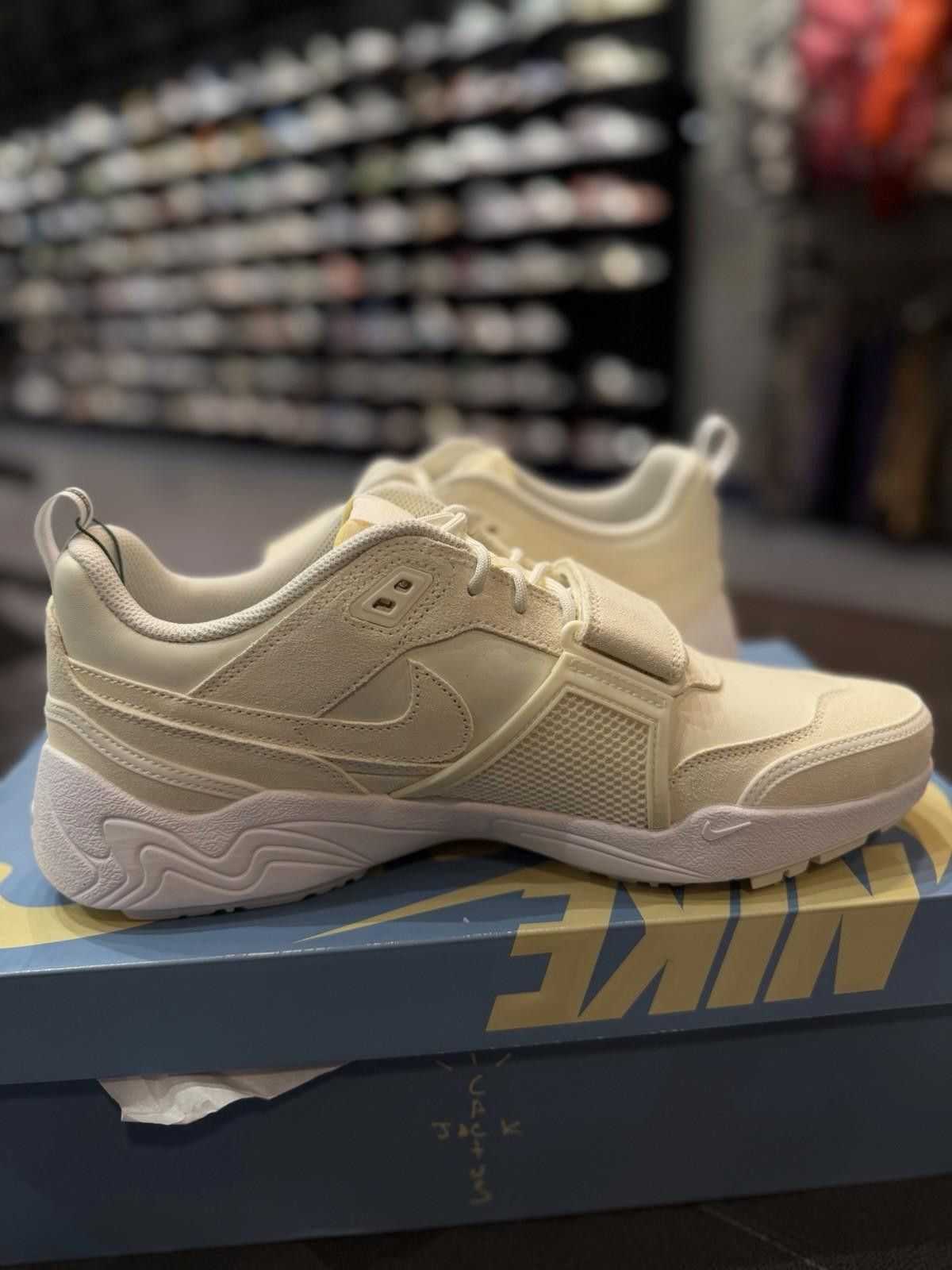 Nike Nike Travis Scott Zoom Field Jaxx SP Sail Size 13 White F&F Size US 13 / EU 46 - 10 Thumbnail