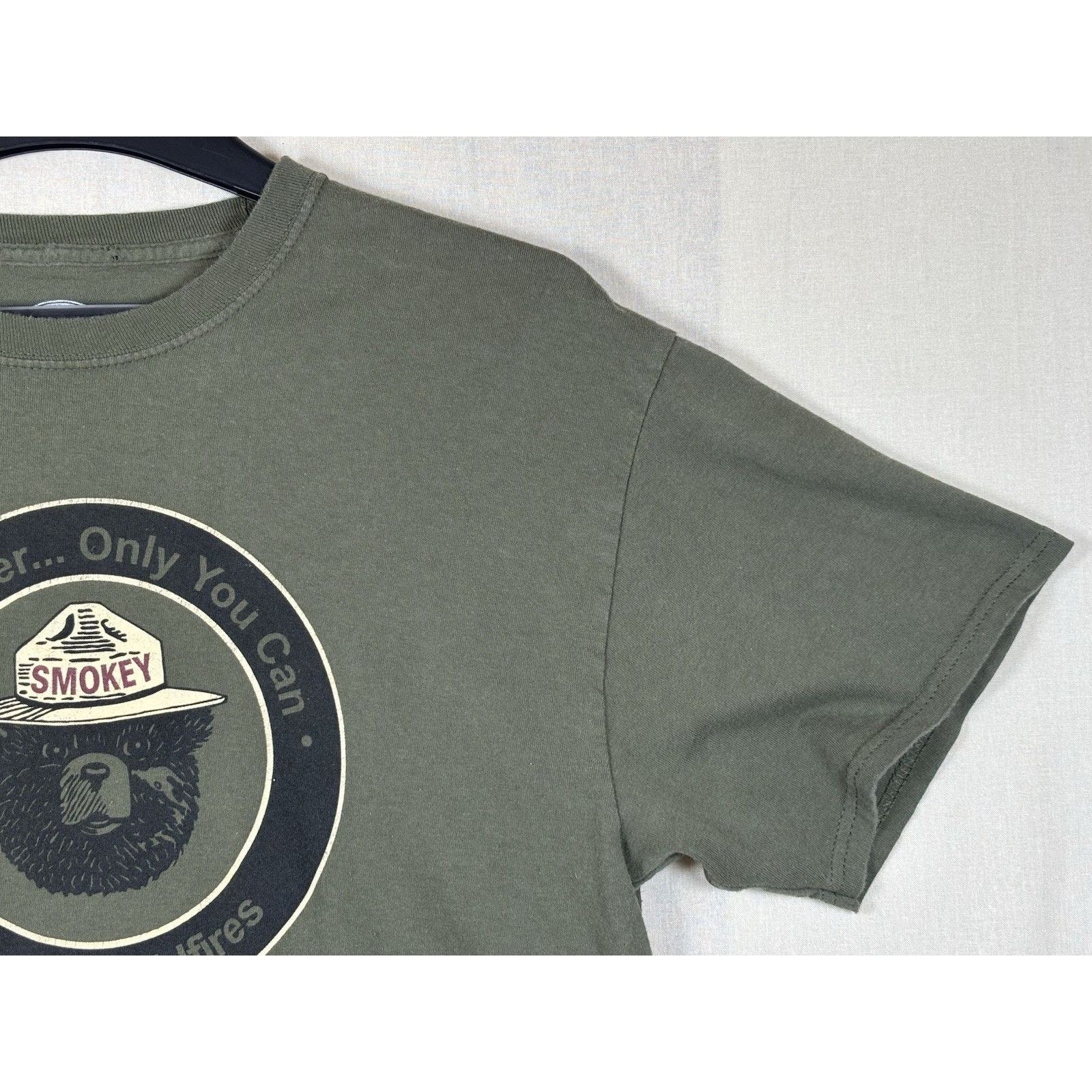 The Unbranded Brand Smokey The Bear Prevent Forest Wildfire Cropped T-Shirt LG Size US L / EU 52-54 / 3 - 12 Thumbnail