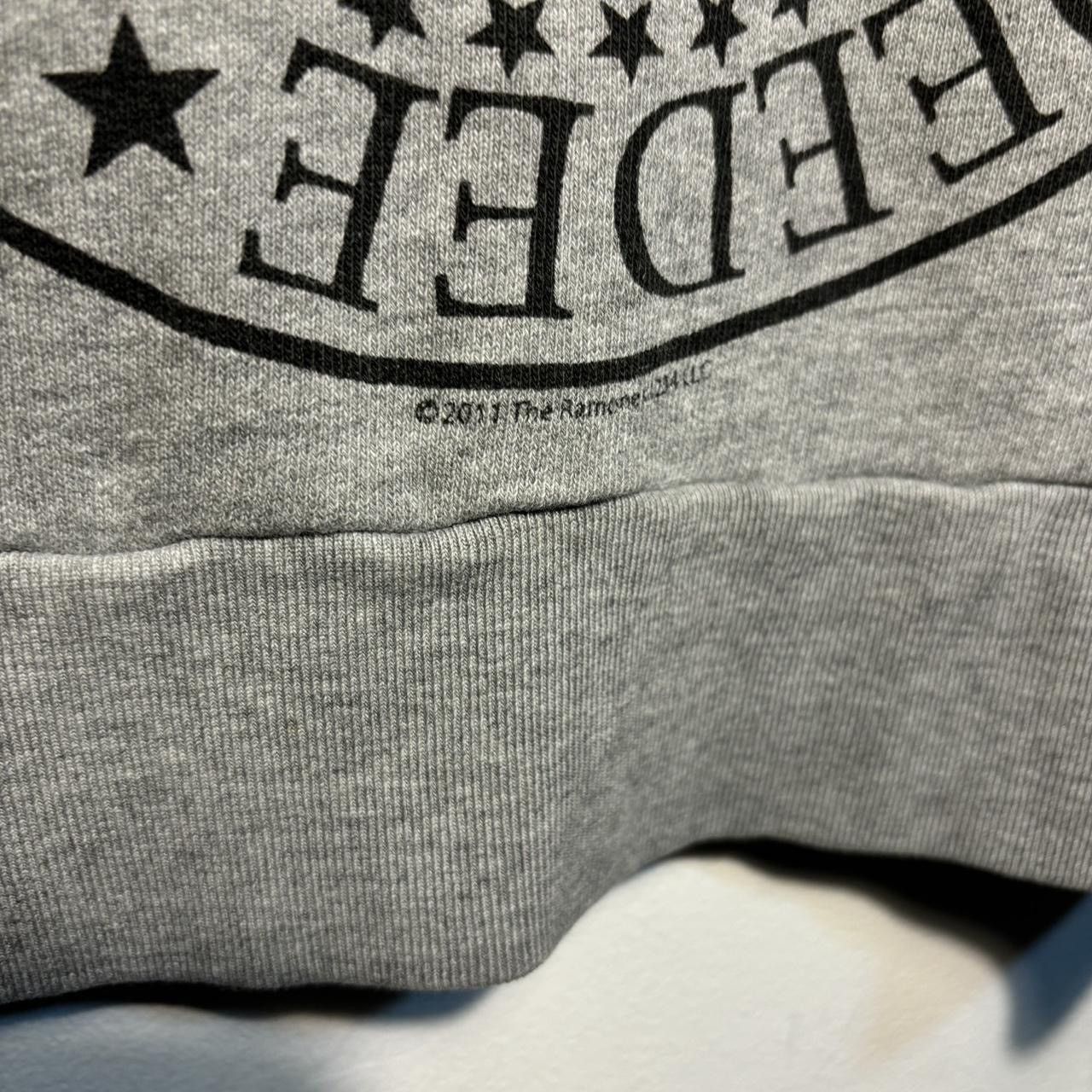 Band Tees Early 2000s Heather Grey Ramones Band crewneck Sweatshirt Size S / US 4 / IT 40 - 3 Thumbnail