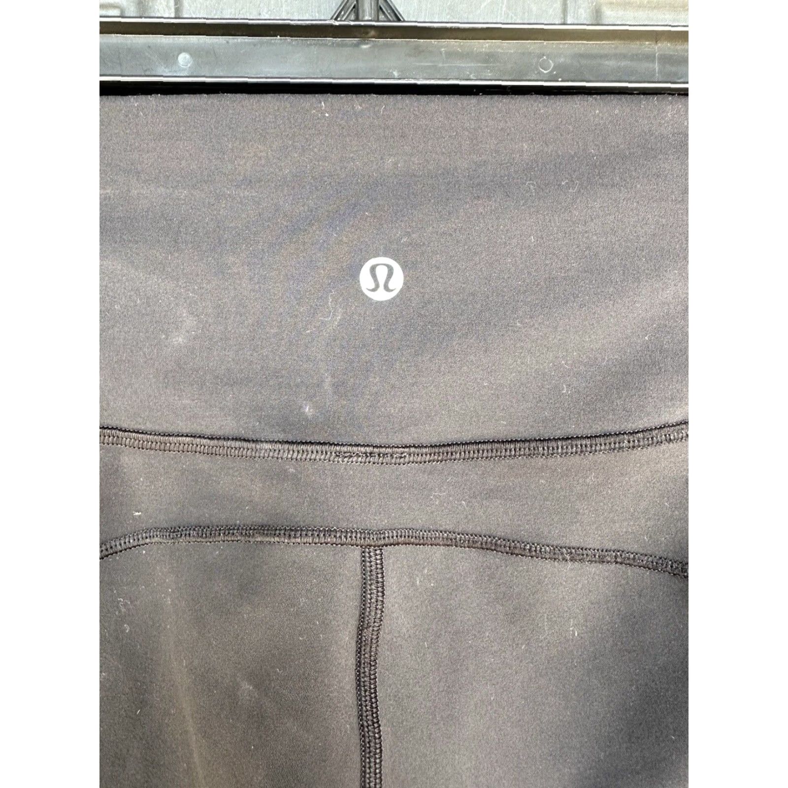 Lululemon Lululemon In Movement Crop Everlux 19.5" Black Leggings Size 4 W6AHJ Size 27" / US 4 / IT 40 - 4 Thumbnail