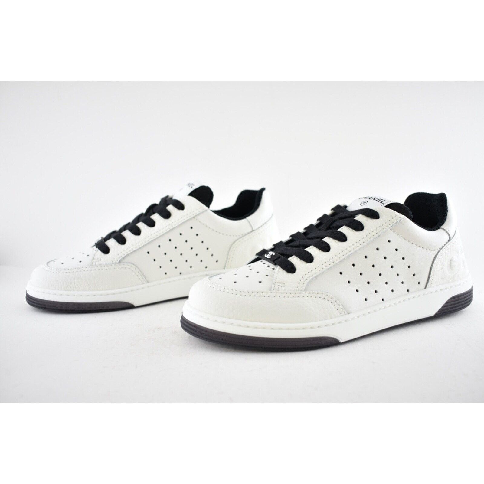 Chanel 22P Leather CC Flat Lace Up Tie Runner Trainer Sneaker 39.5 Size US 9.5 / IT 39.5 - 7 Thumbnail