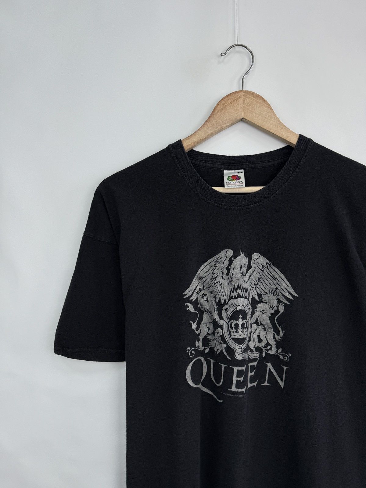 Fruit Of The Loom 🇬🇧 Vintage 2004 Queen Rock Band T-Shirt Rare Retro Hype Y2K Size US XL / EU 56 / 4 - 2 Thumbnail