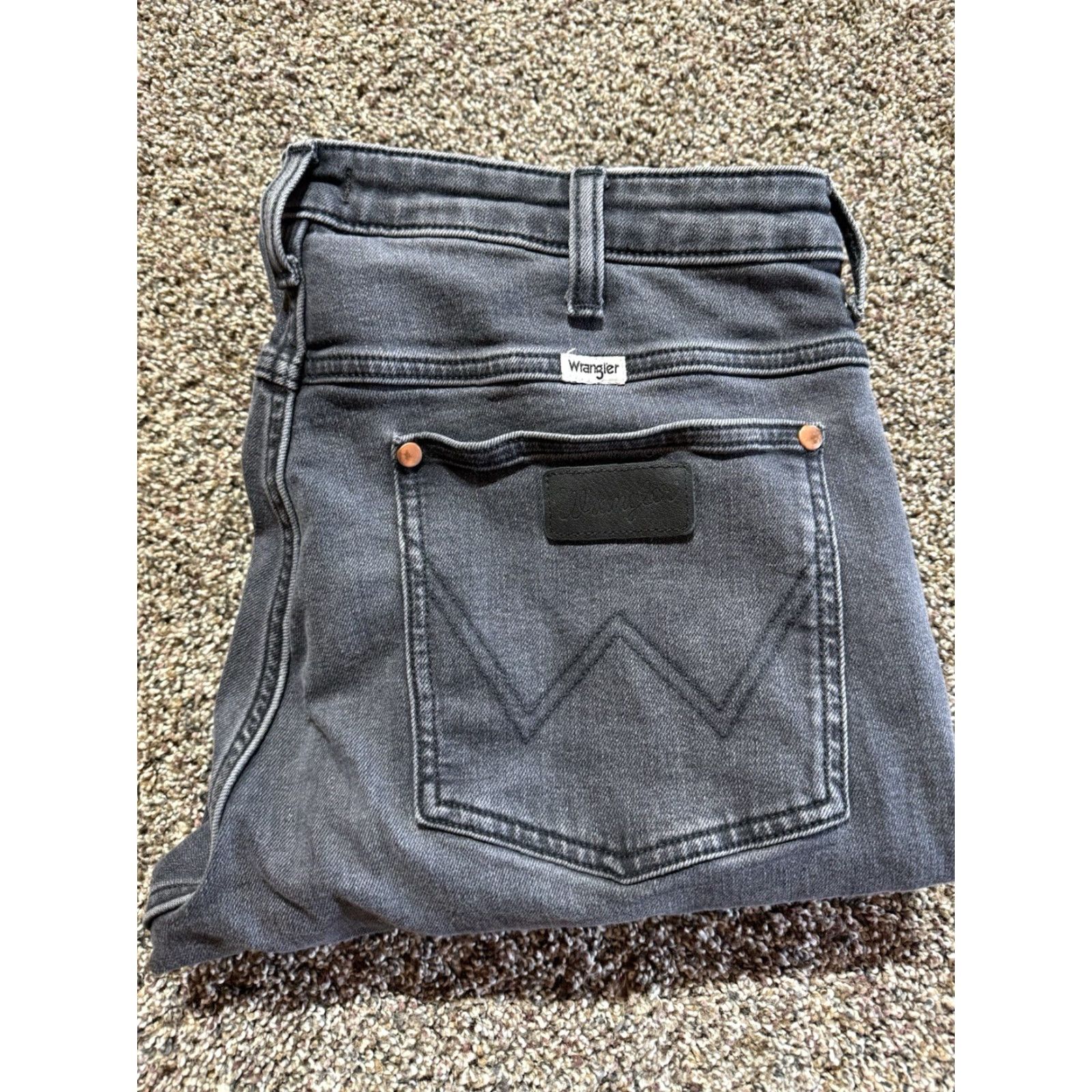 Wrangler Wrangler Jeans Men 32 Gray Denim Straight High Rise 32X27 Wrangler Wild West Jeans Men 32 Gray Denim 27 Inseam Straight Flex Size US 32 / EU 48 - 2 Thumbnail
