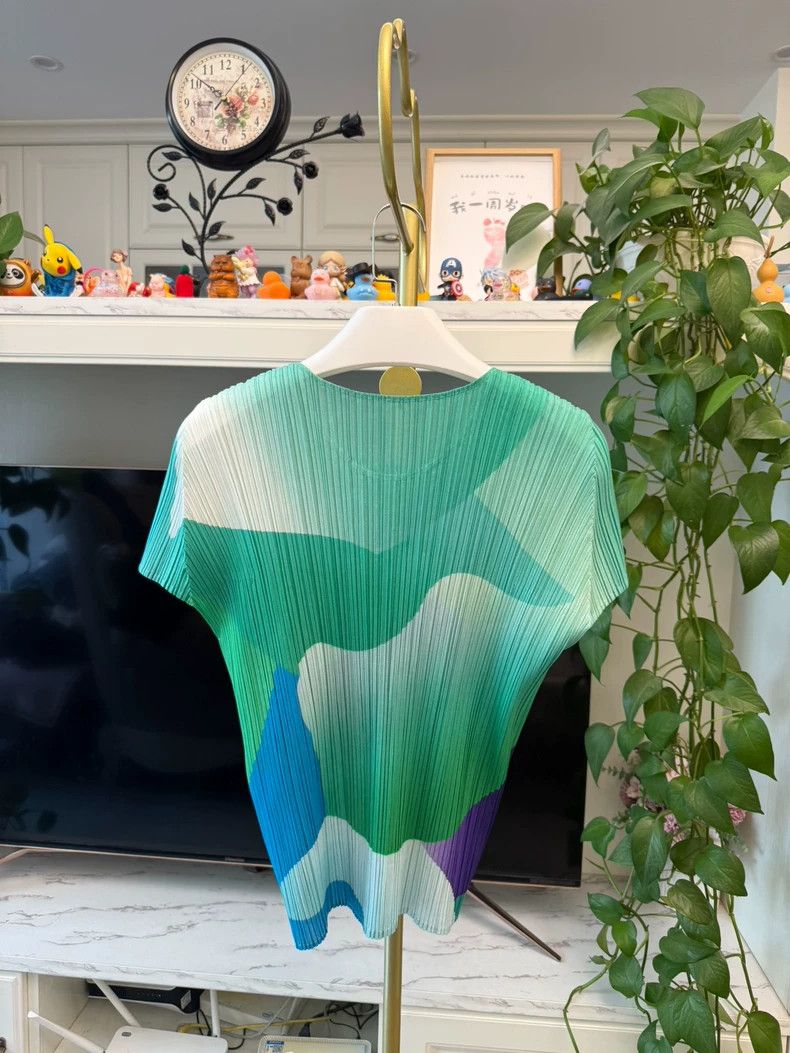 Issey Miyake Issey Miyake size:3 Green pleated short-sleeved shirt Size XS / US 0-2 / IT 36-38 - 4 Thumbnail