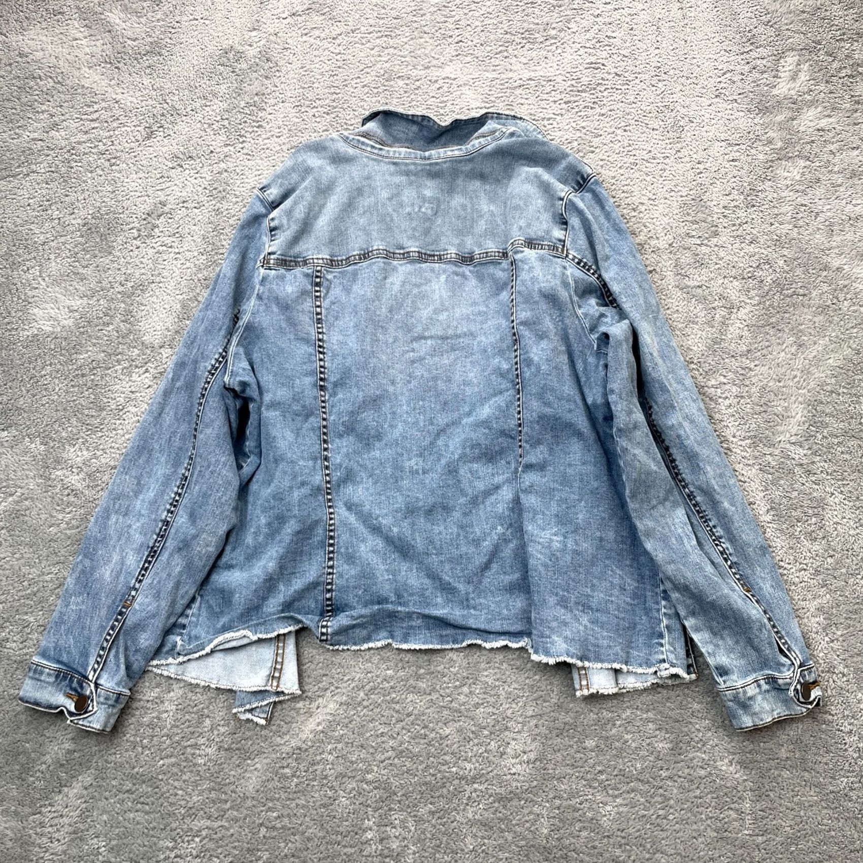 Denime KUT from the Kloth Jacket Women L Blue Trucker Denim Distressed Button Front Casual Urban City Fall Winter Pockets Collared Short Sleeve? Size L / US 10 / IT 46 - 2 Thumbnail