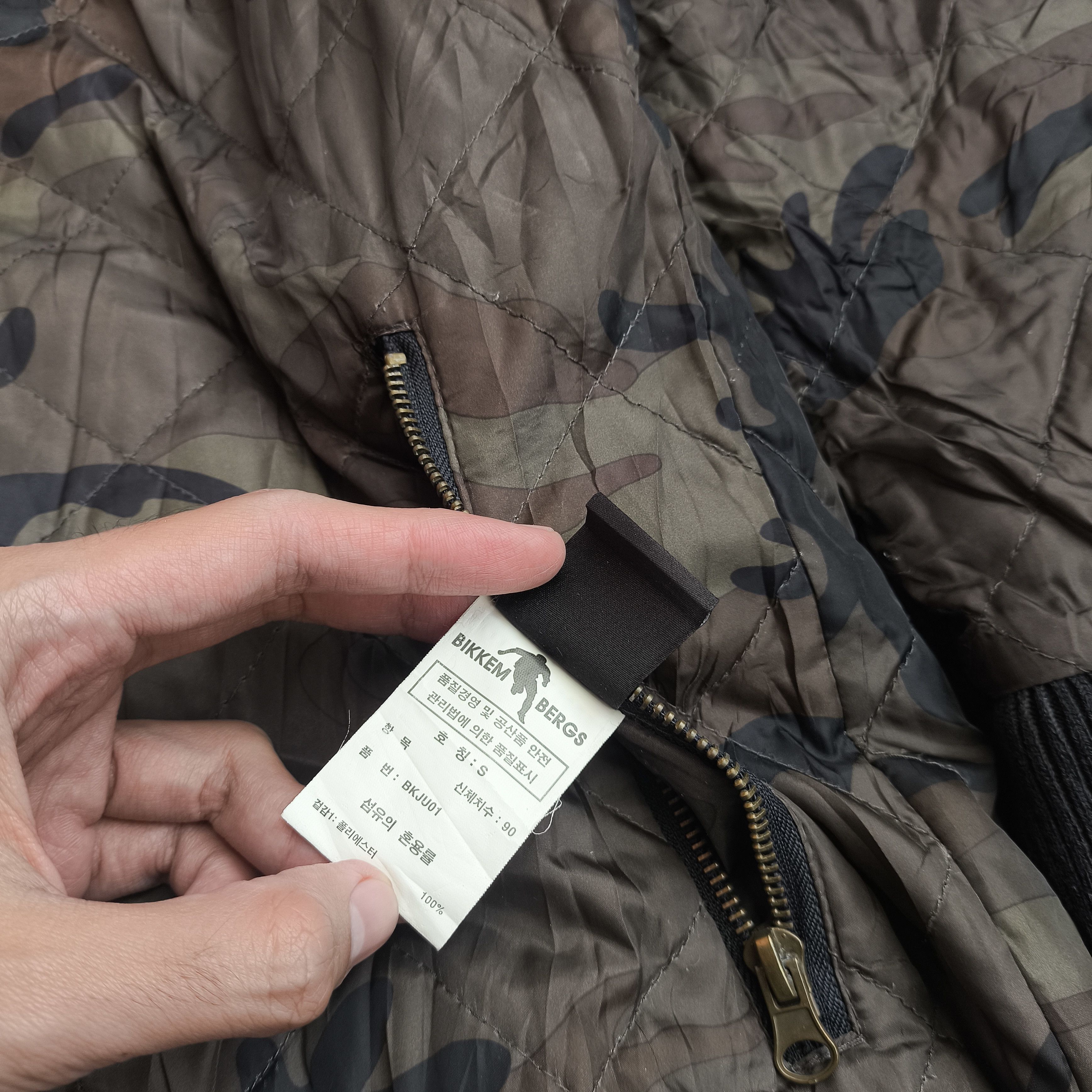 Dirk Bikkembergs Reversible dirk bikkembergs camougale Navajo jacket sz tag S Size US L / EU 52-54 / 3 - 7 Thumbnail