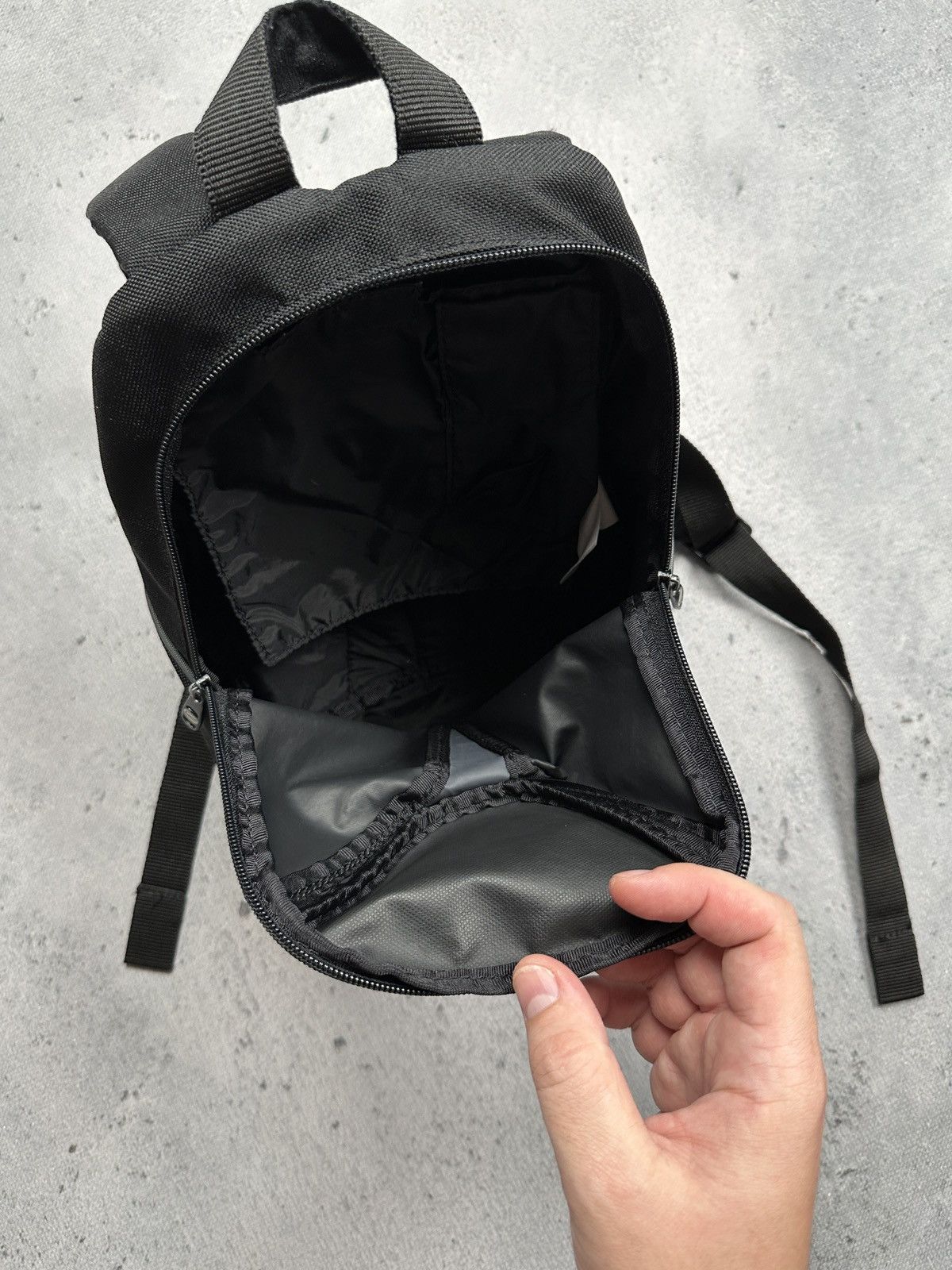 Nike Nike Vintage Mini Backpack Bubble Bag Black 1990s Swoosh Size ONE SIZE - 10 Thumbnail