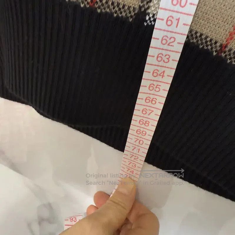 Burberry Burberry Men's Beige Wool Checked Knit Sweater. Size US M / EU 48-50 / 2 - 8 Thumbnail