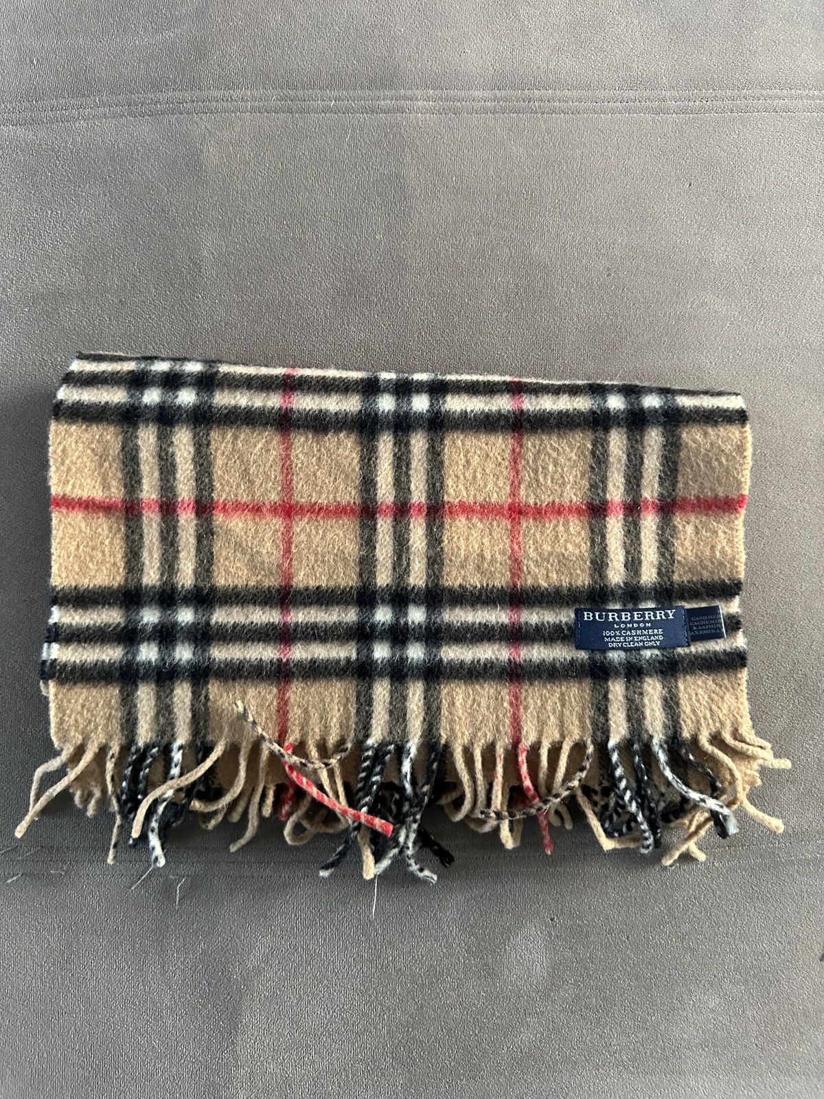 Burberry Burberry Classic Scarf Size ONE SIZE - 1 Thumbnail