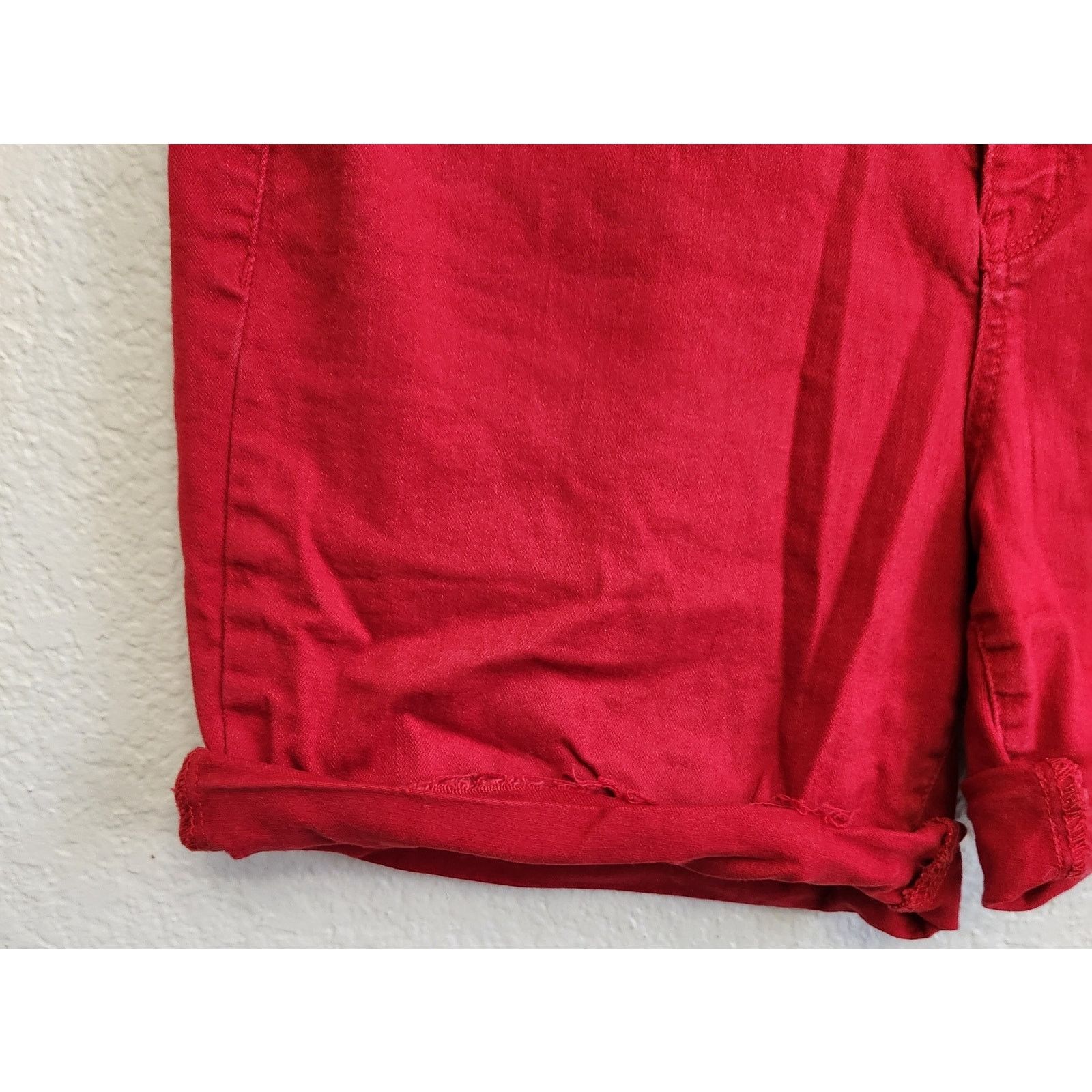 Other Seven 7 Red Frayed Rolled Hem Denim Short 14 Lightweight Size 36" / US 14 / IT 50 - 2 Thumbnail