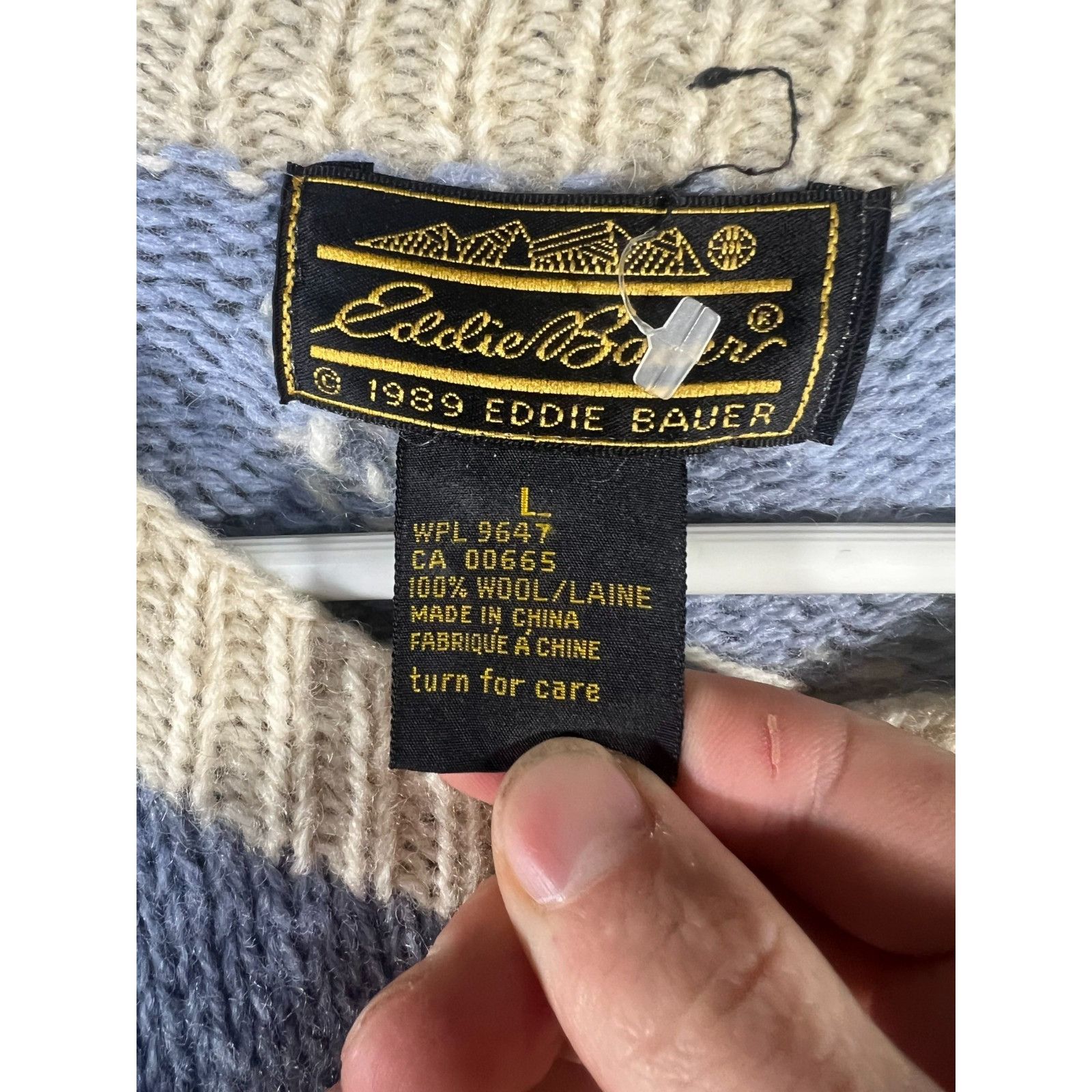 Eddie Bauer Vintage 80s Eddie Bauer Winter Scene Wool Metal Cardigan Swe Size L / US 10 / IT 46 - 3 Thumbnail