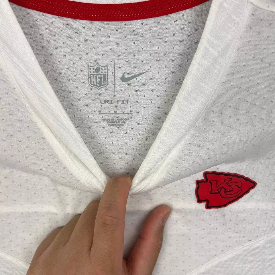 Nike Kansas City Chiefs Shirt Men Nike Dri-Fit NFL Long Sleeve M Size US M / EU 48-50 / 2 - 4 Thumbnail