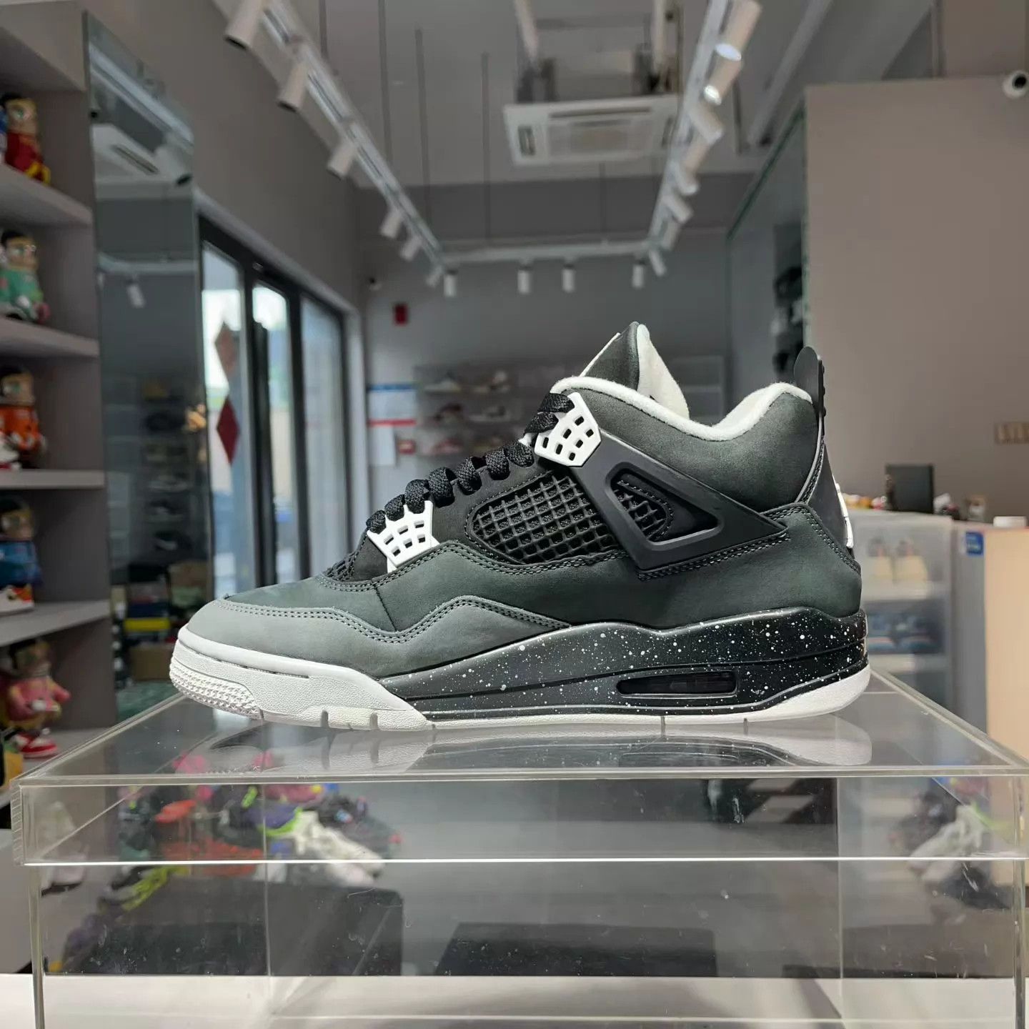 Nike Air Jordan 4 Fear 42.5 Near Mint Size US 9.5 / EU 42-43 - 6 Thumbnail