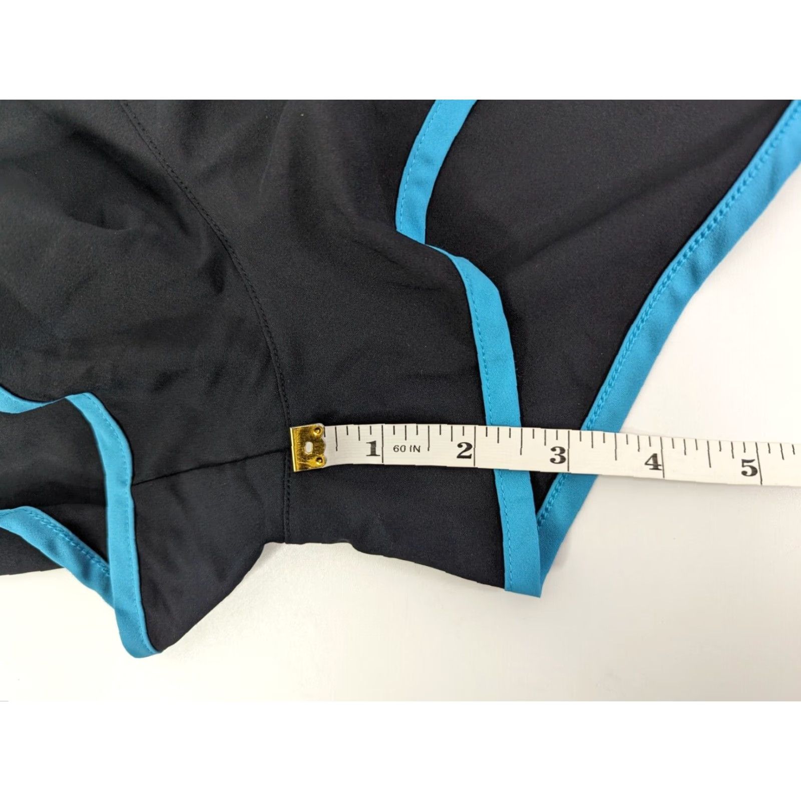Under Armour Under Armour Heatgear Fitted SpeedPocket Zip Running Shorts Blue Women's L Size 36" / US 14 / IT 50 - 3 Thumbnail