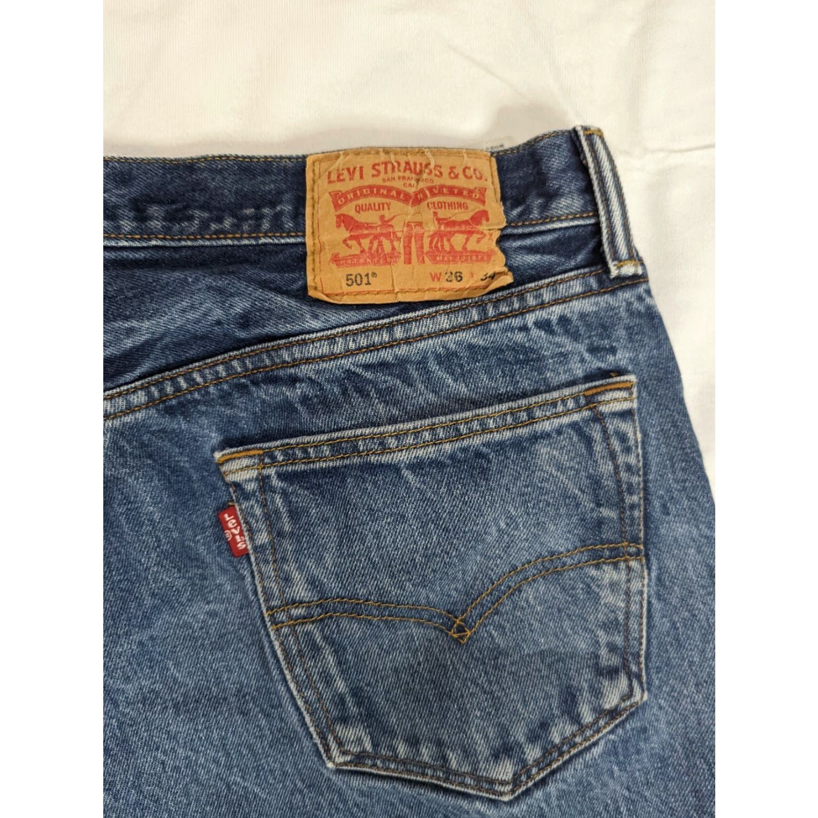 Levi's VINTAGE Levi's 501 Jeans Men 36x34 Regular Straight Leg Button Fly Blue Denim Classic USA 90s M1M Mens Size US 36 / EU 52 - 3 Thumbnail