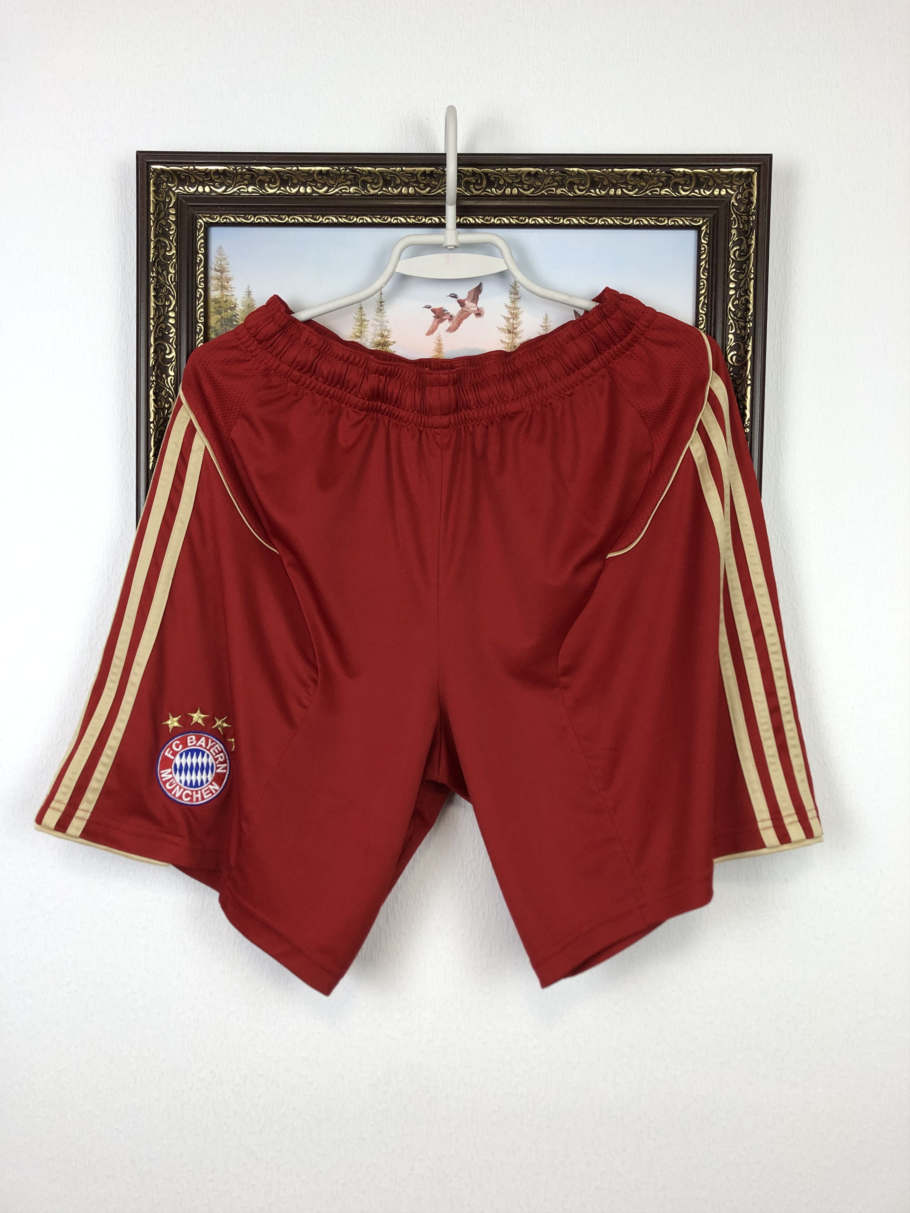 Adidas Vintage Adidas Bayern Munich Football Shorts Soccer M Size US 32 / EU 48 - 1 Thumbnail