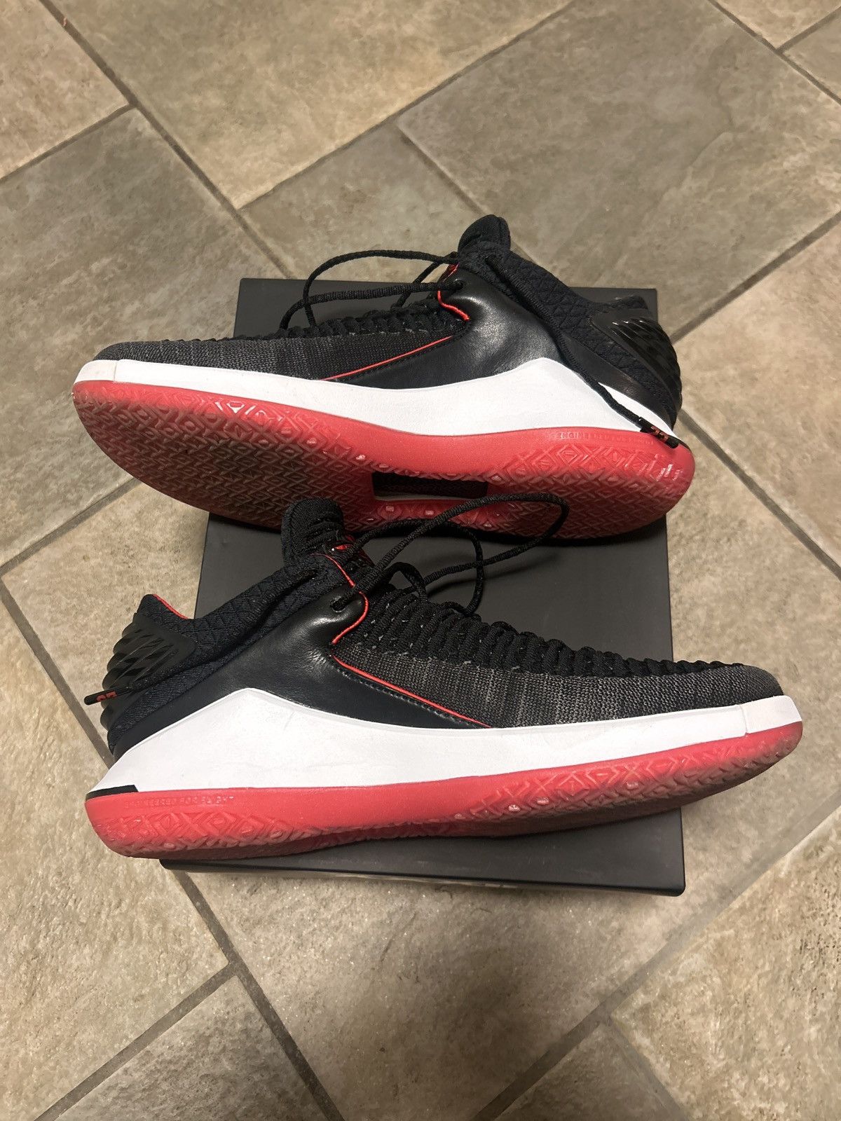 Jordan Brand Jordan 32 Black University red Size US 10.5 / EU 43-44 - 2 Thumbnail
