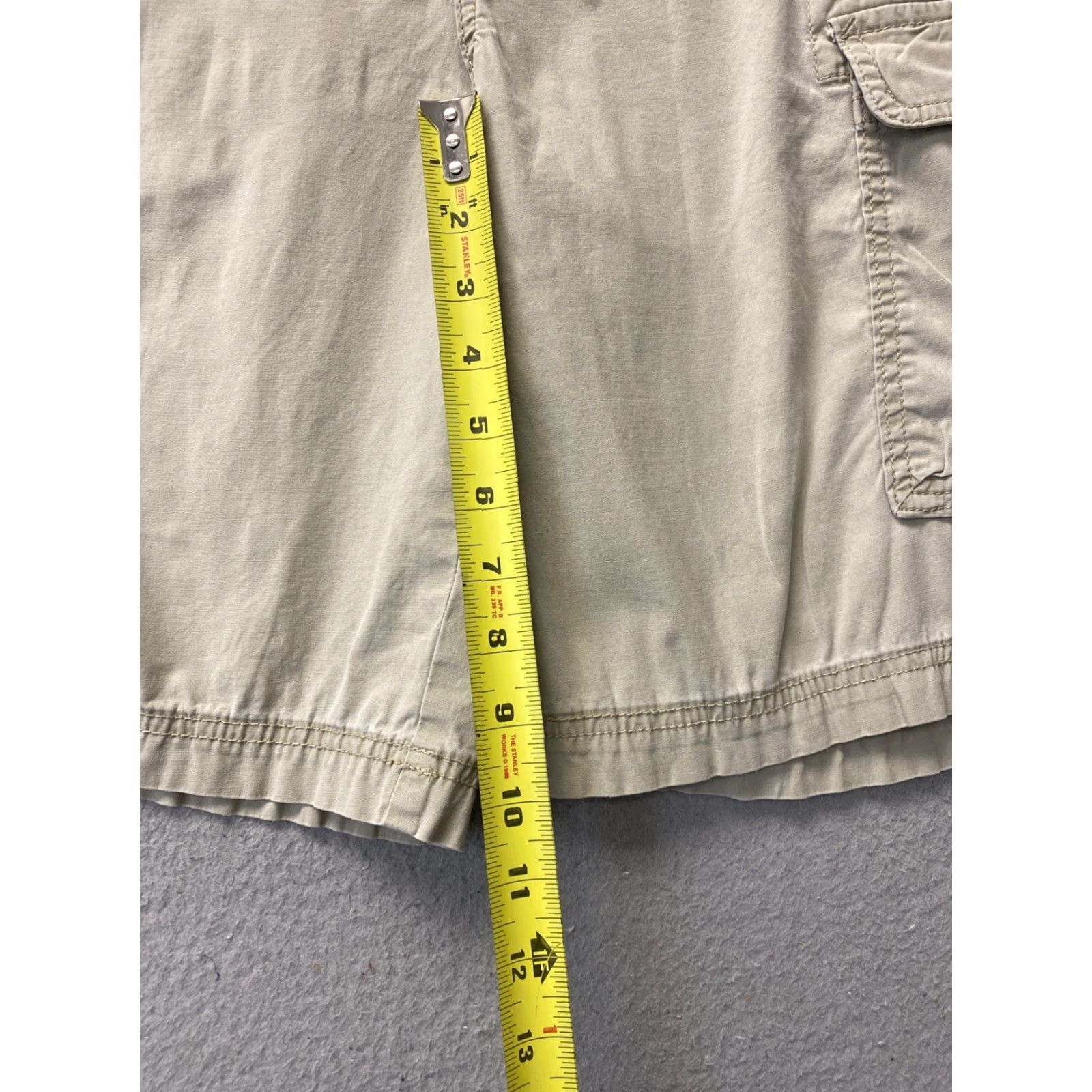 Izod IZOD Shorts Men's Beige Flat Front Cargo Chino Lightweight 103-55 Izod Beige Flat Front Cargo Chino Lightweight Shorts Men 34 10 Inseam 34 Waist Size US 34 / EU 50 - 5 Thumbnail