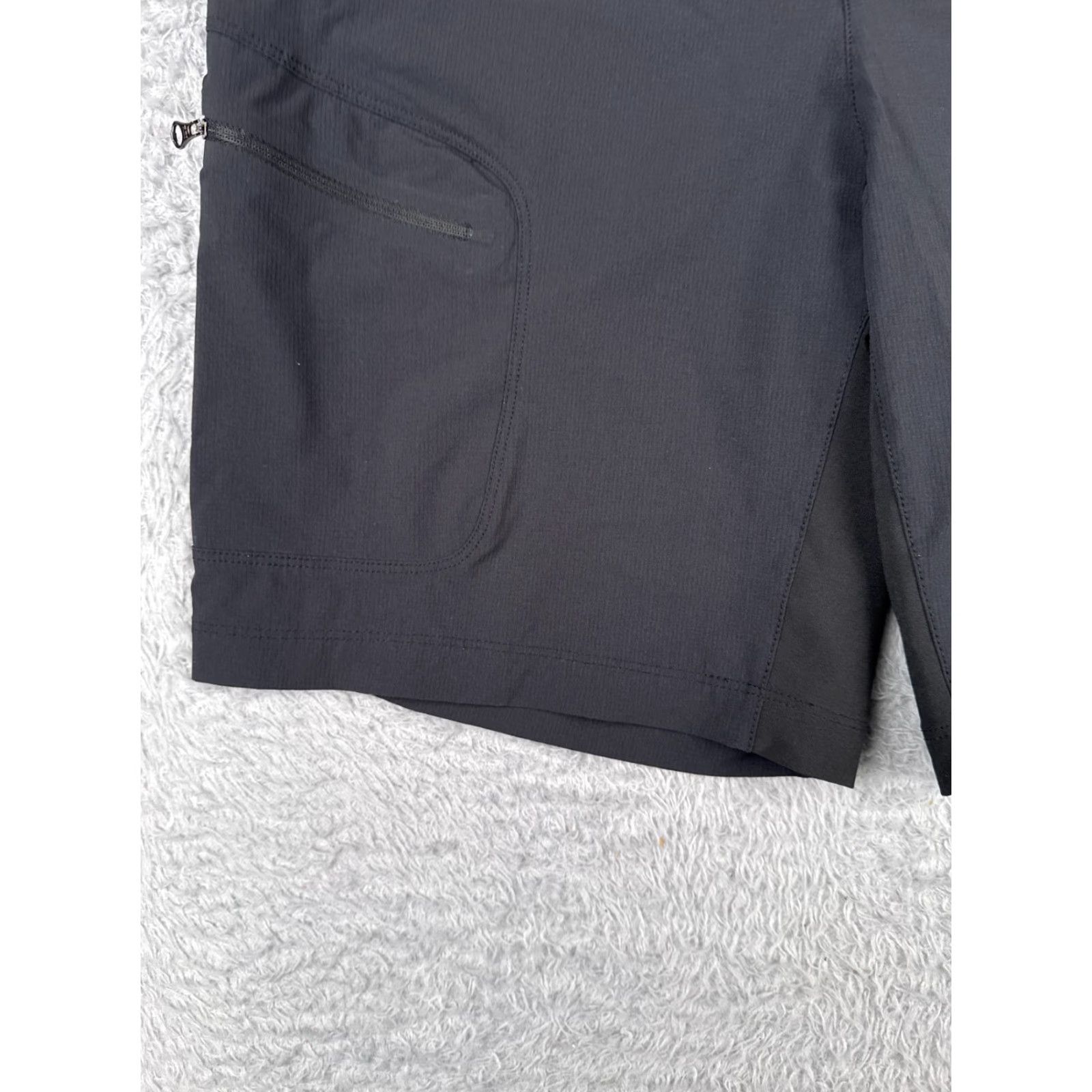 Vintage REI Women Cargo Shorts 12 Black Nylon Cotton Pockets Zipper Quick Dry Hiking 34x9 Adult Womens Size 34" / US 12 / IT 48 - 3 Thumbnail
