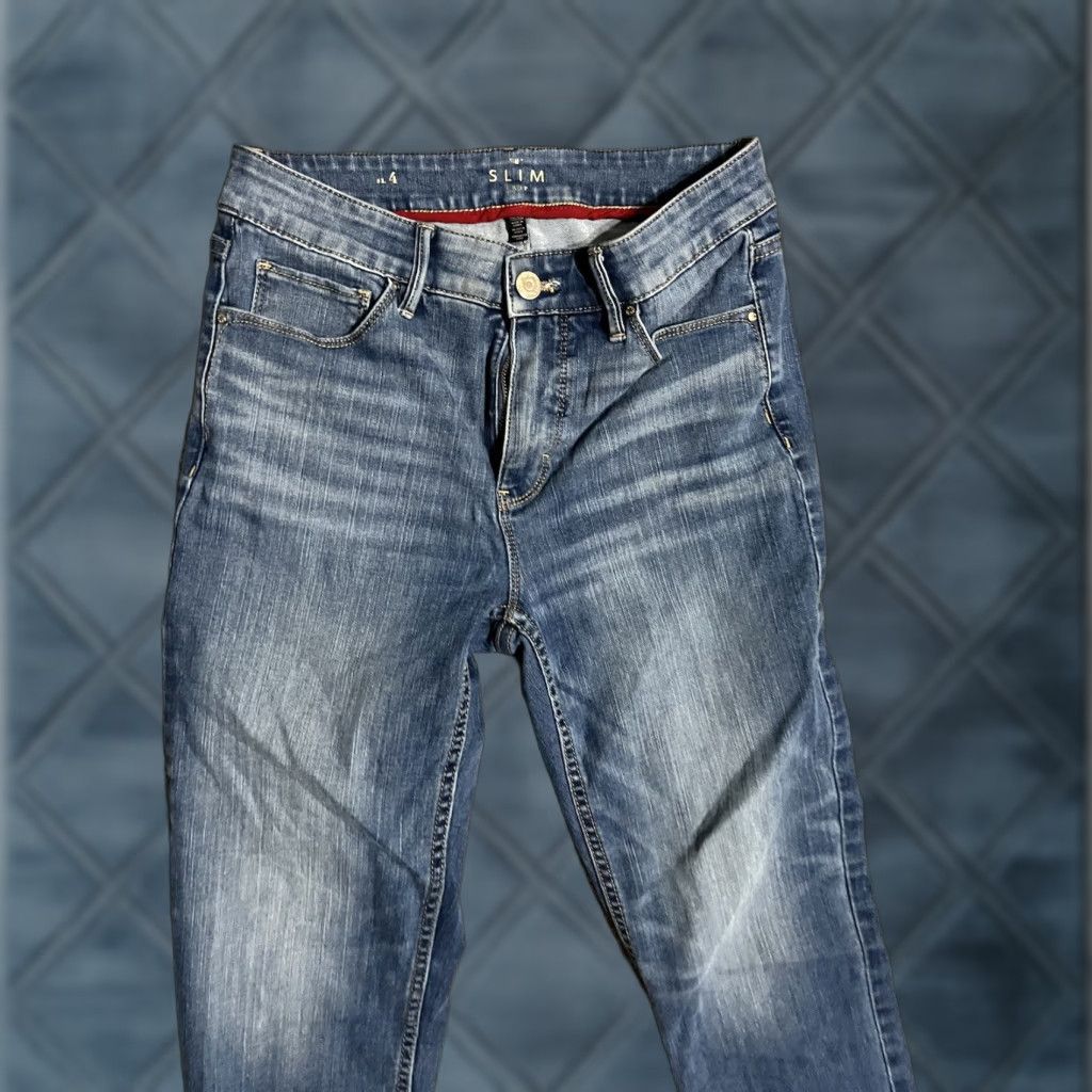 White House Black Market White House Black Market Jeans Women’s 4 Blue Slim Crop Medium Wash Denim Size 27" / US 4 / IT 40 - 1 Thumbnail