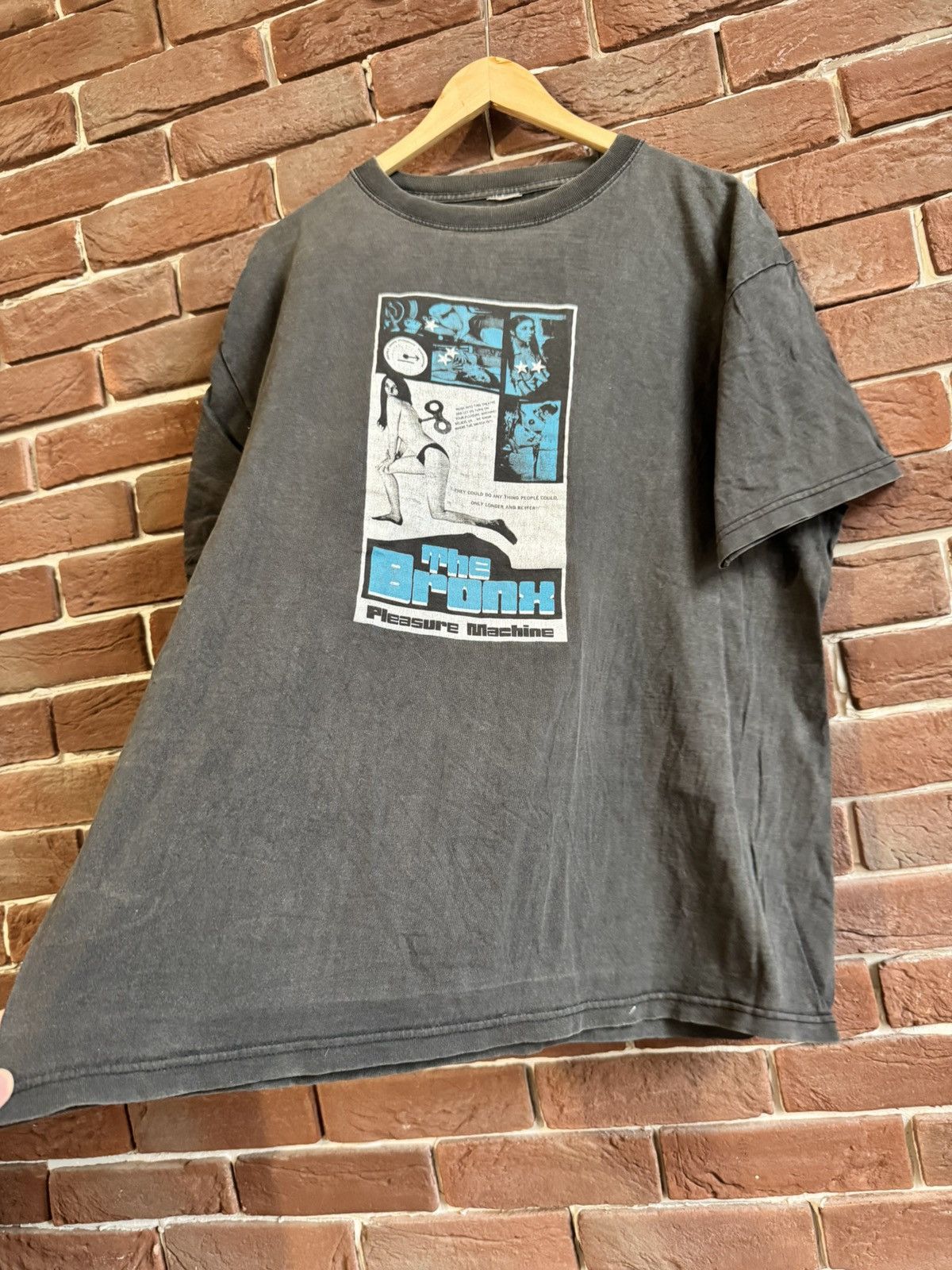 Band Tees VINTAGE 00s The Bronx Pleasure Machine Punk Rock Band Tee Size US XL / EU 56 / 4 - 2 Thumbnail