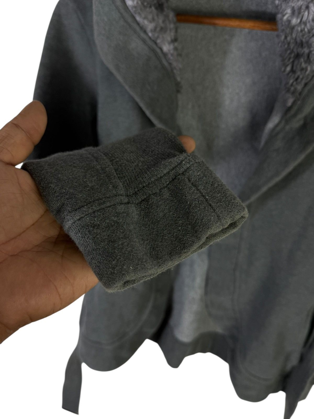 Armani Exchange Armani Exchange Faux Fur Hood Tie Belt Size XS / US 0-2 / IT 36-38 - 5 Thumbnail