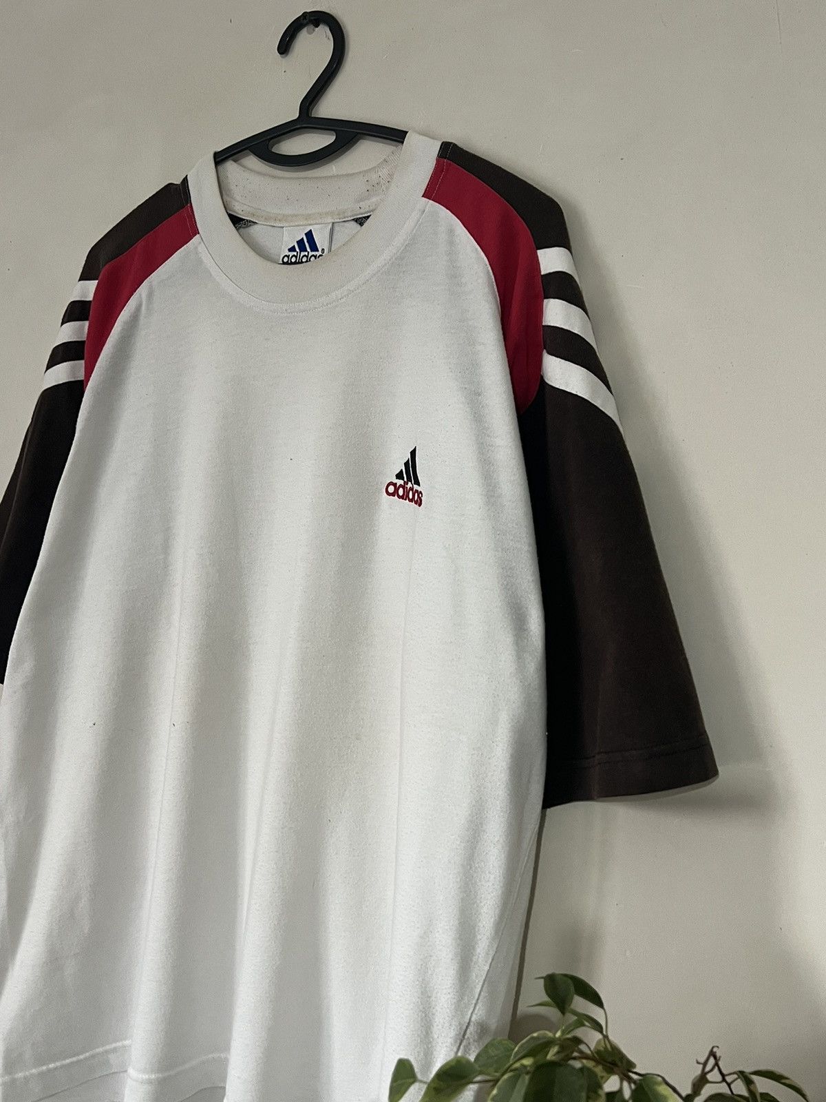 Vintage Vintage Adidas logo tee 90’s Size US L / EU 52-54 / 3 - 3 Thumbnail